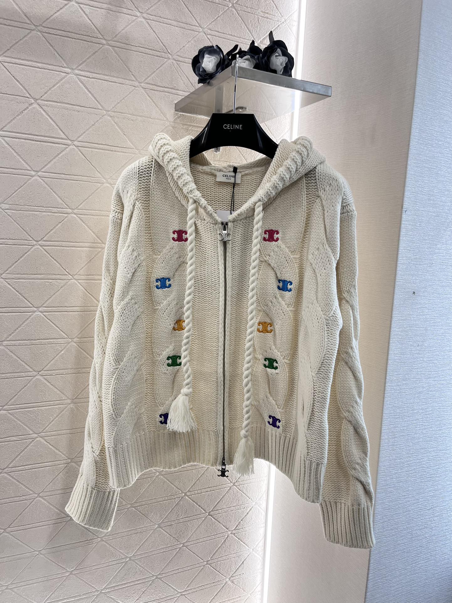 chanel セータースーパーコピー アウター ロゴ刺繍 ニット フード付き 柔軟 暖かい ホワイト_1