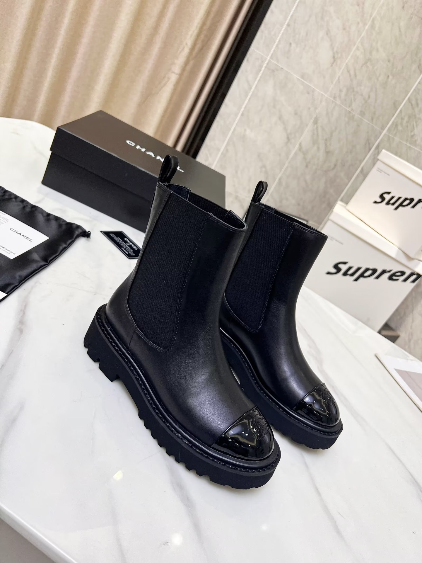 シャネルシューズサイズコピー ハイカット 厚底 ブーツ 防寒 軽量 ブラック_2