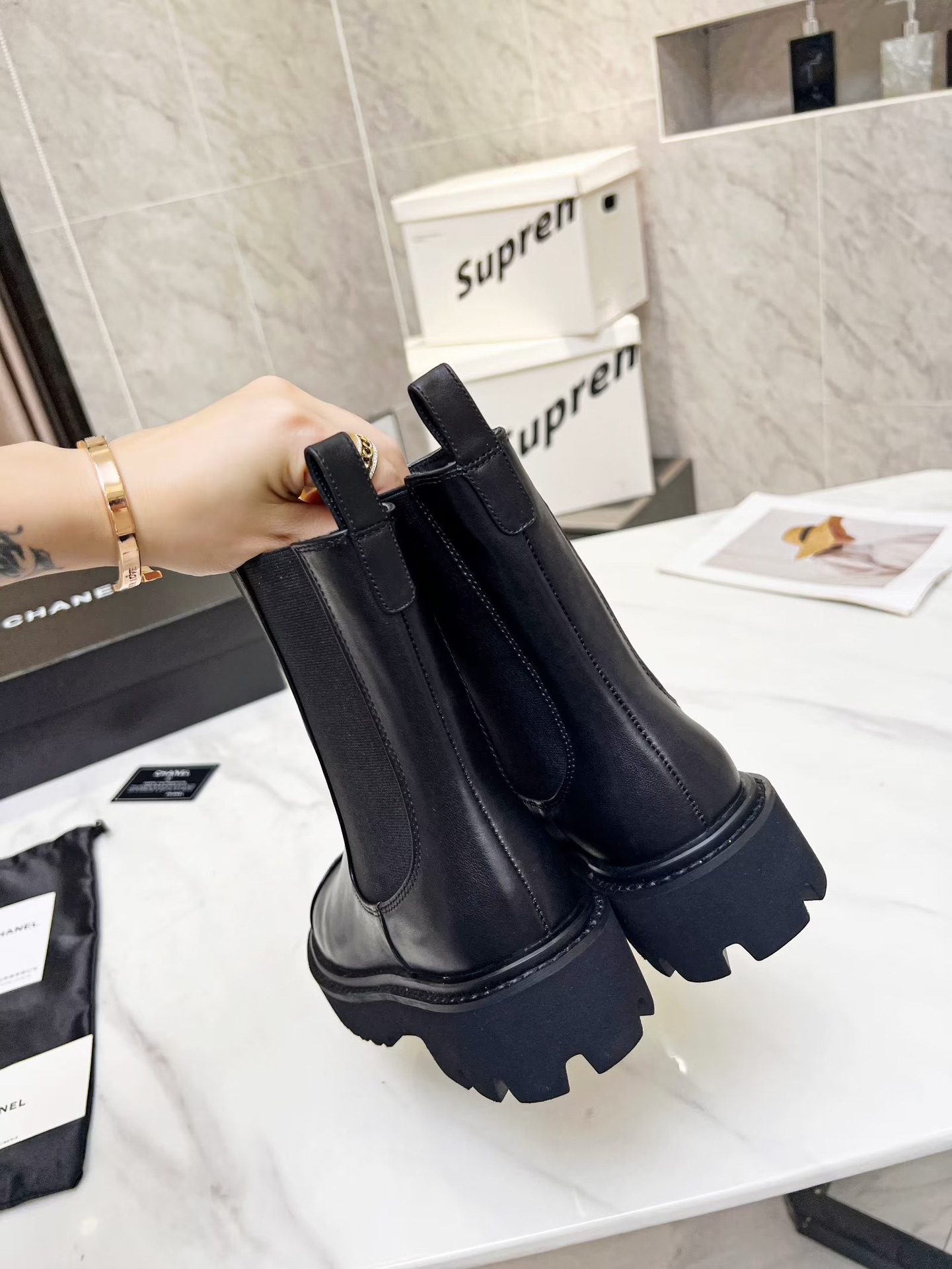 シャネルシューズサイズコピー ハイカット 厚底 ブーツ 防寒 軽量 ブラック_5