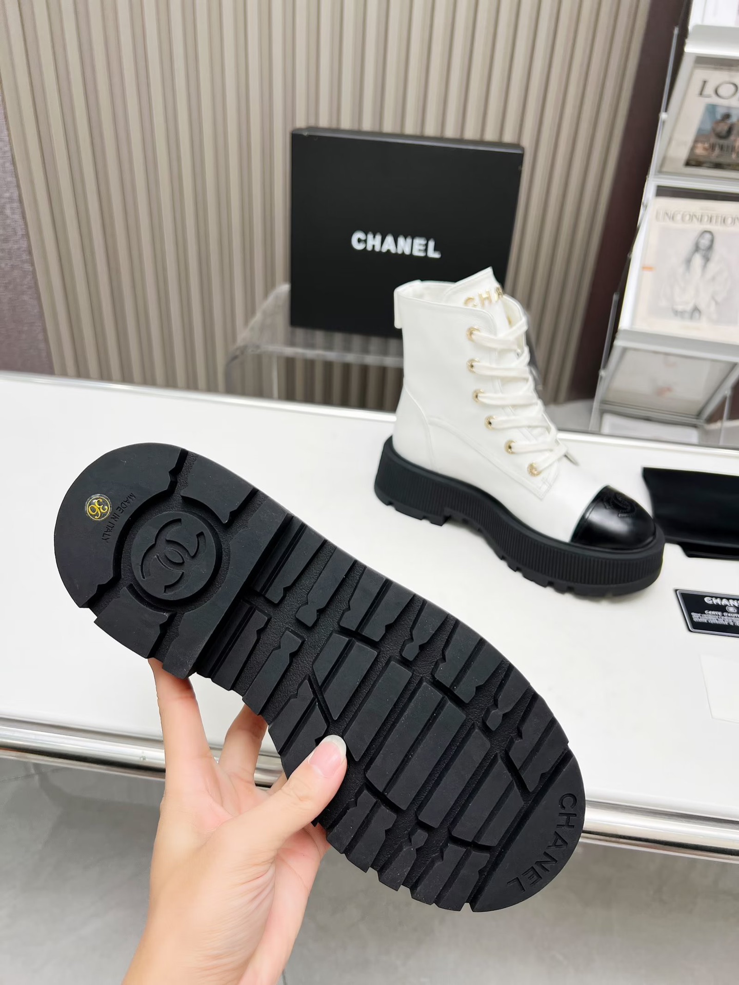 シャネル靴新作コピー シューズ ハイカット 厚底 ブーツ 防寒 軽量 ホワイト_5