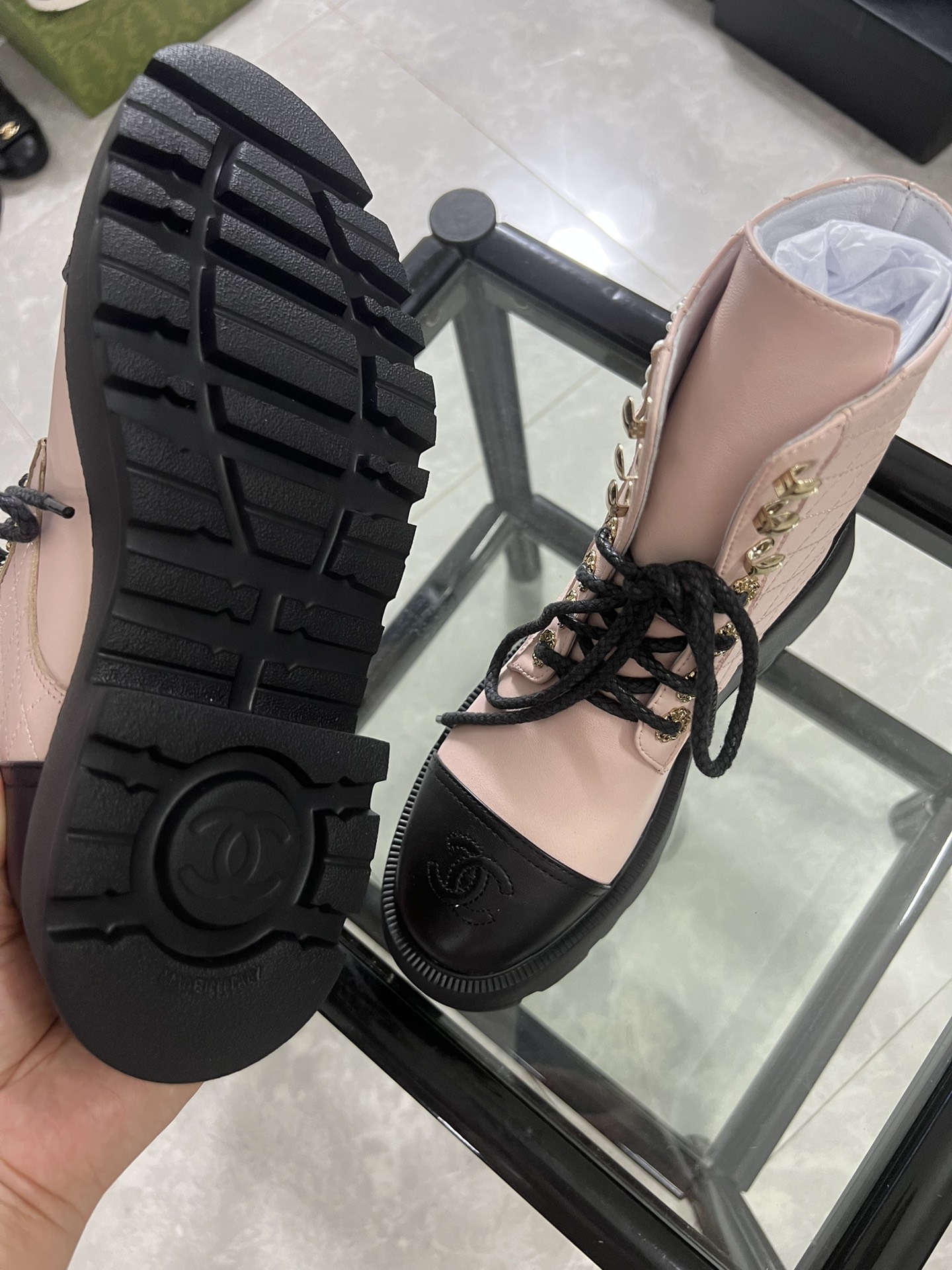 大人気でお買い得なシャネル 靴 オンラインスーパーコピー 厚底 ハイカット ブーツ 防寒 レザー ピンク_6