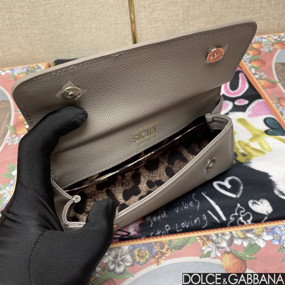 D&G シシリー ドルガバコピー 品質保証 本革 レザー 斜め掛け ハンドバッグ 通勤 グレー_5