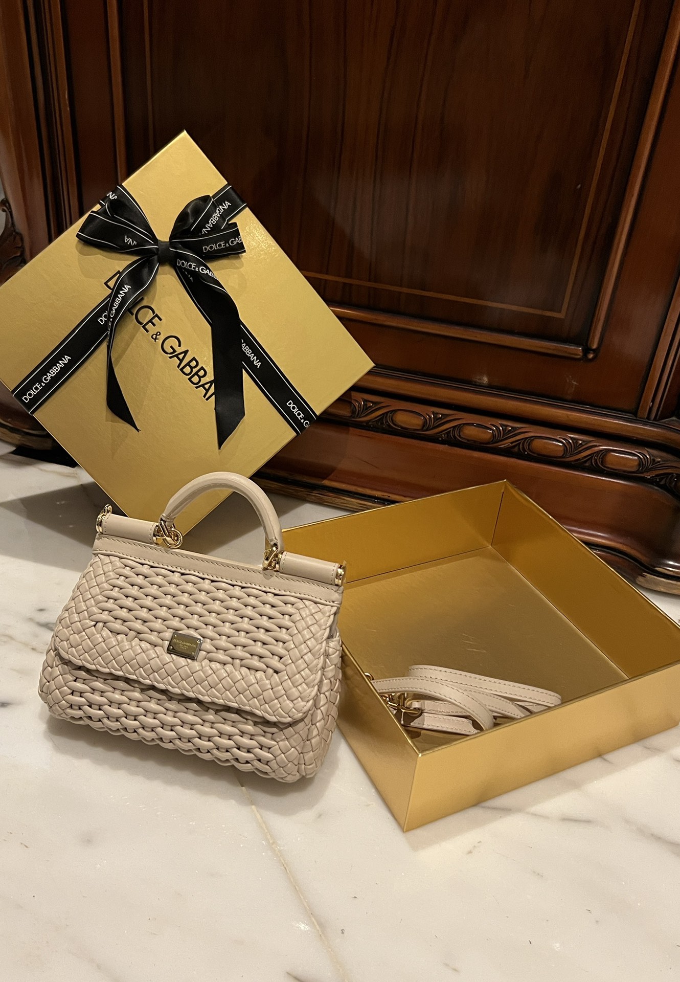D&G 2025年のお買い得品 ドルガバ カバン レディーススーパーコピー 本革 レザー ハンドバッグ 通勤 ホワイト_1