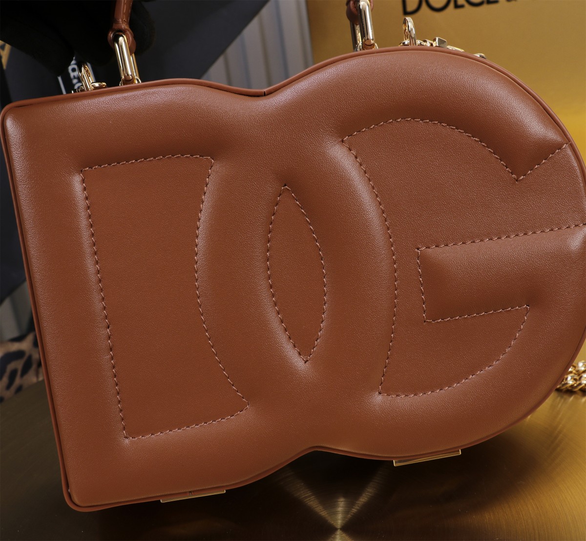 D&G ドルチェ & ガッバーナ バッグ 新作偽物 斜め掛けバッグ 優雅 ハンドバッグ 6405#BOX ブラウン_6