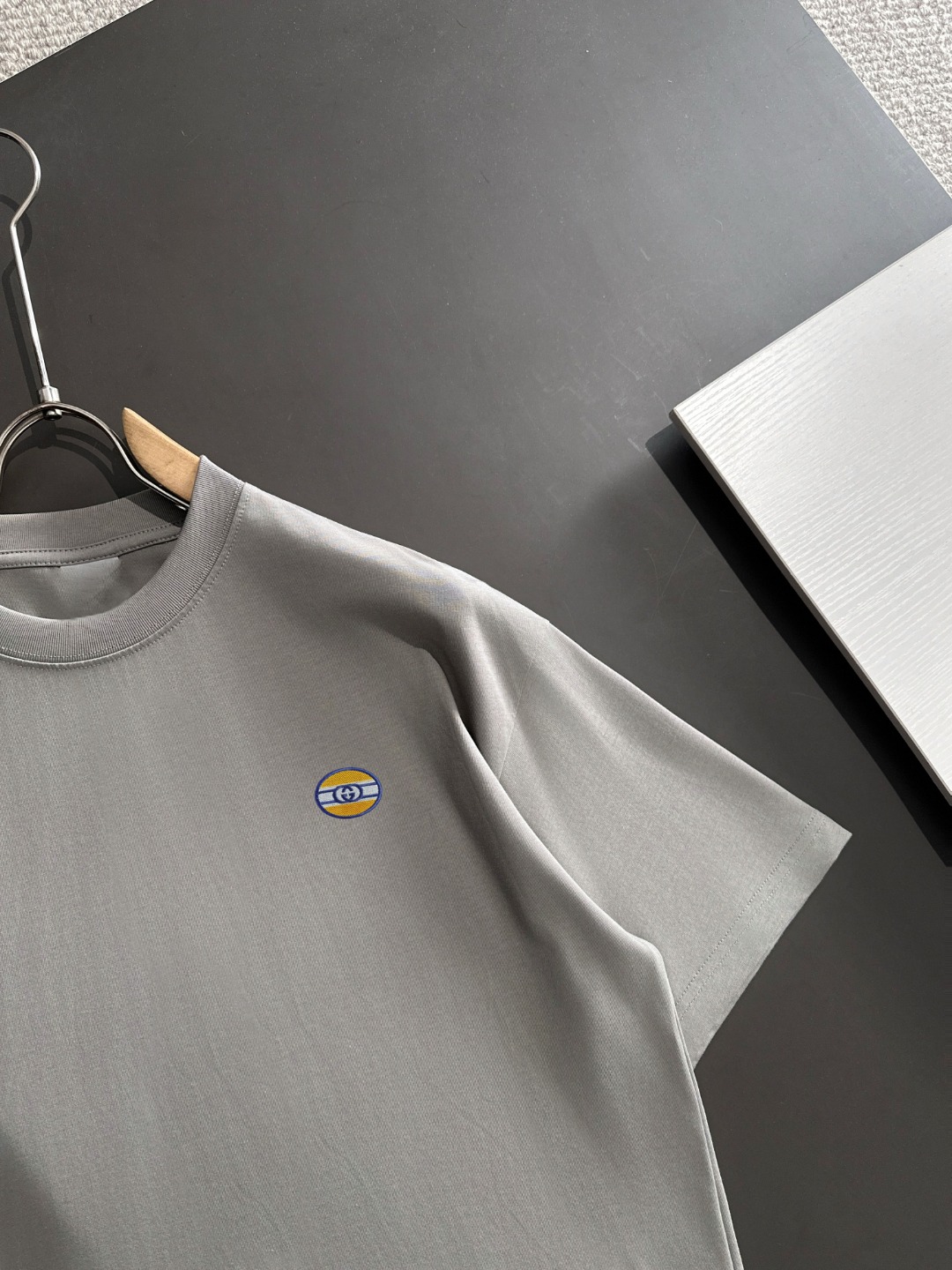 超激得価格 gucci t シャツ ドナルドコピー 綿 高品質 トップス プリント ゆったり 半袖 グレー_3