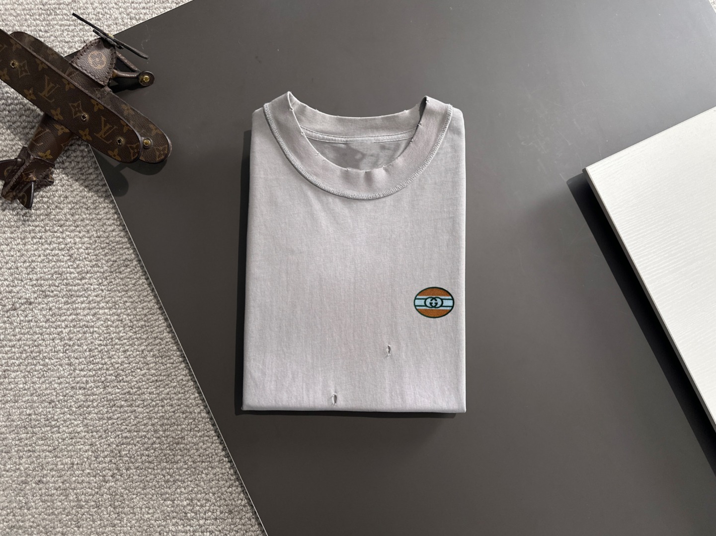 gucci t シャツ パロディ偽物 2点セット ショットパンツ  綿 高品質 半袖トップス グレー_4