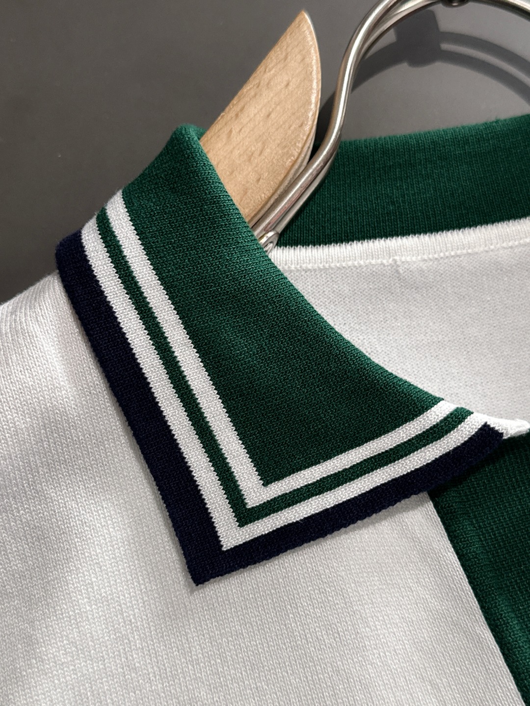 gucci の シャツ偽物 ポロシャツ トップス 海軍風 半袖 シンプル コットン ホワイト_4