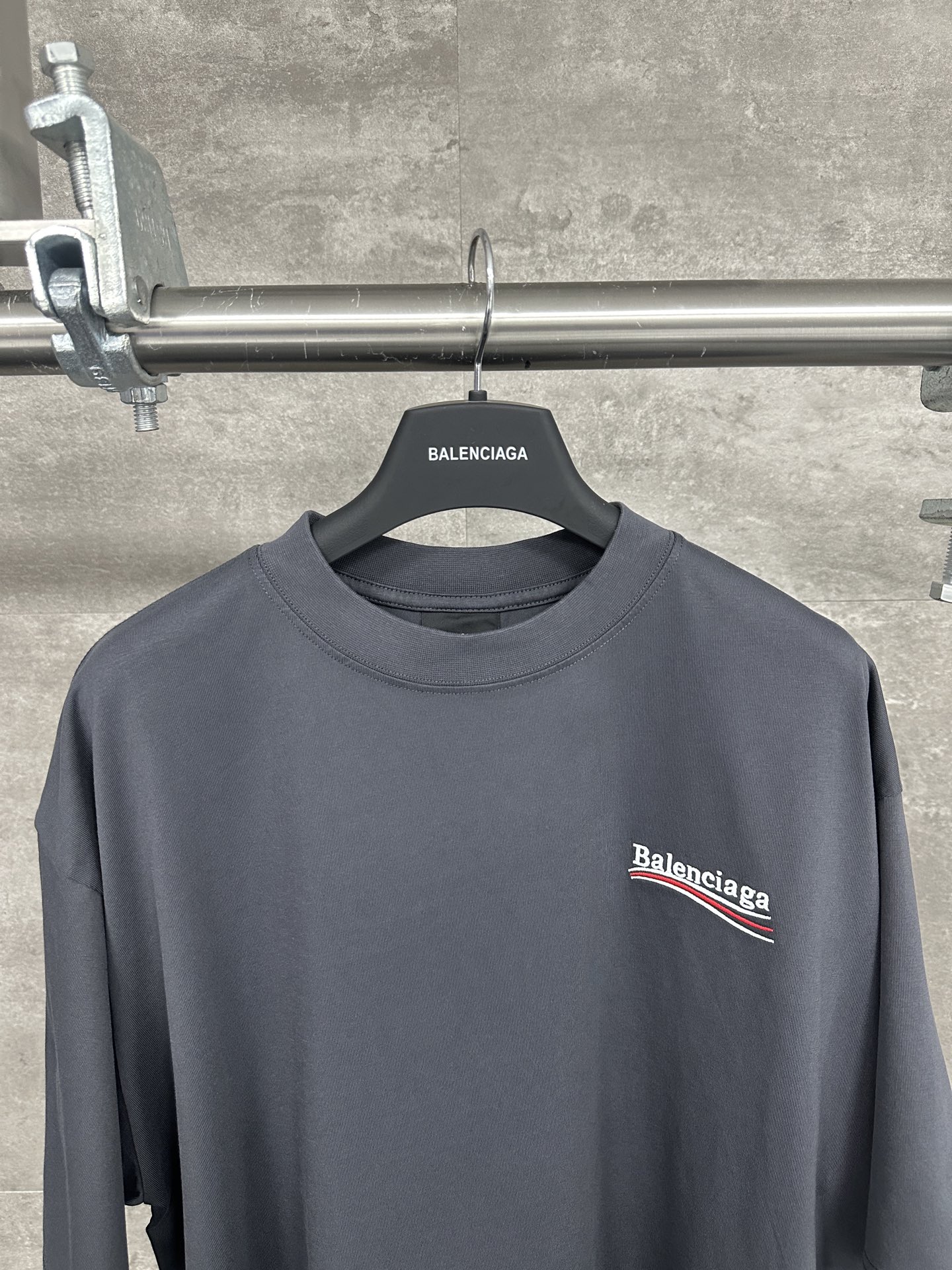 balenciaga トップス偽物 Ｔシャツ ロゴプリント 100％綿 短袖 ゆったり グレー_3