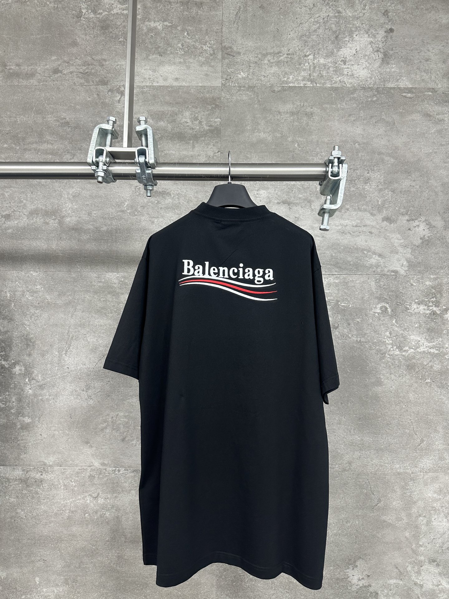 バレンシアガのtシャツコピー Ｔシャツ ロゴプリント 100％綿 短袖 ゆったり ブラック_2