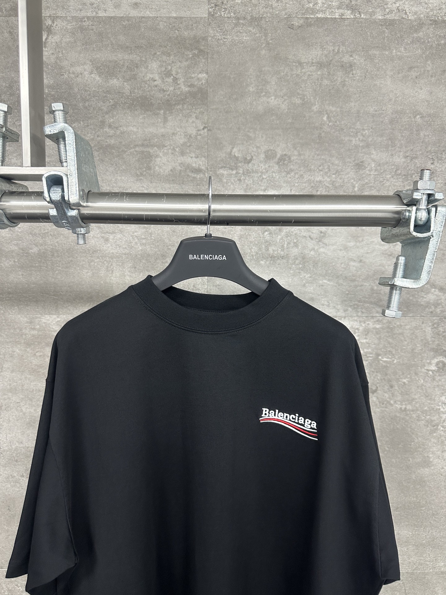バレンシアガのtシャツコピー Ｔシャツ ロゴプリント 100％綿 短袖 ゆったり ブラック_3