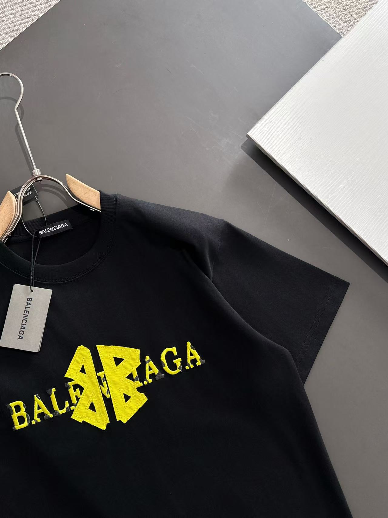 超激得の新品 バレンシアガリップ偽物 プリント 100％綿 短袖tシャツ ゆったり ブラック_2
