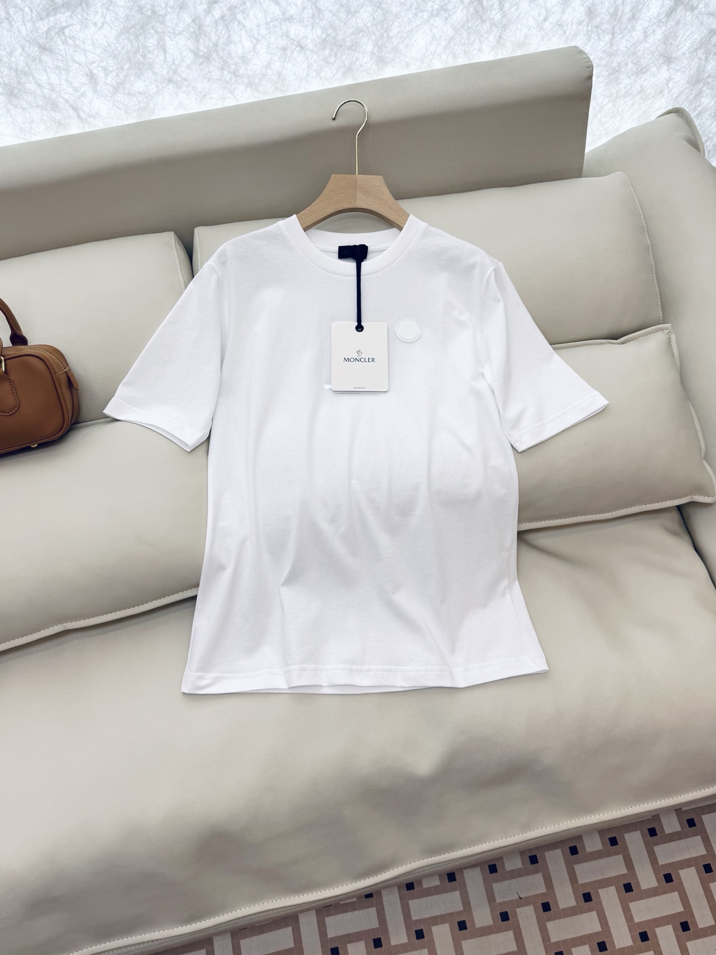 モンクレールtシャツ値段激安通販 トップス 短袖 プリント 柔軟 綿100％ シンプル M8802 ホワイト_4