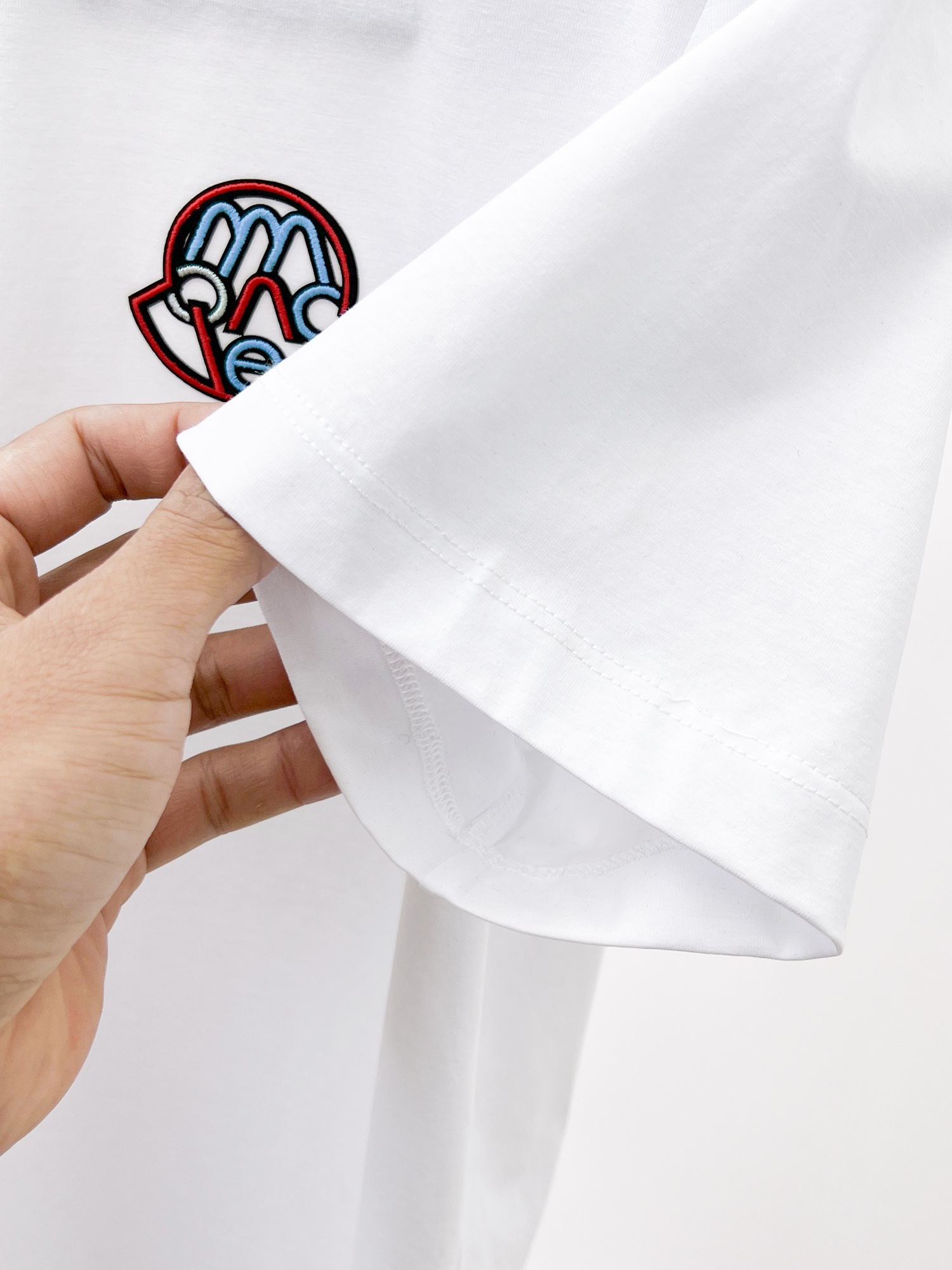 人気品 モンクレールtシャツ キッズ偽物 ロゴプリント トップス 短袖 柔らかい 綿100％ ホワイト_6