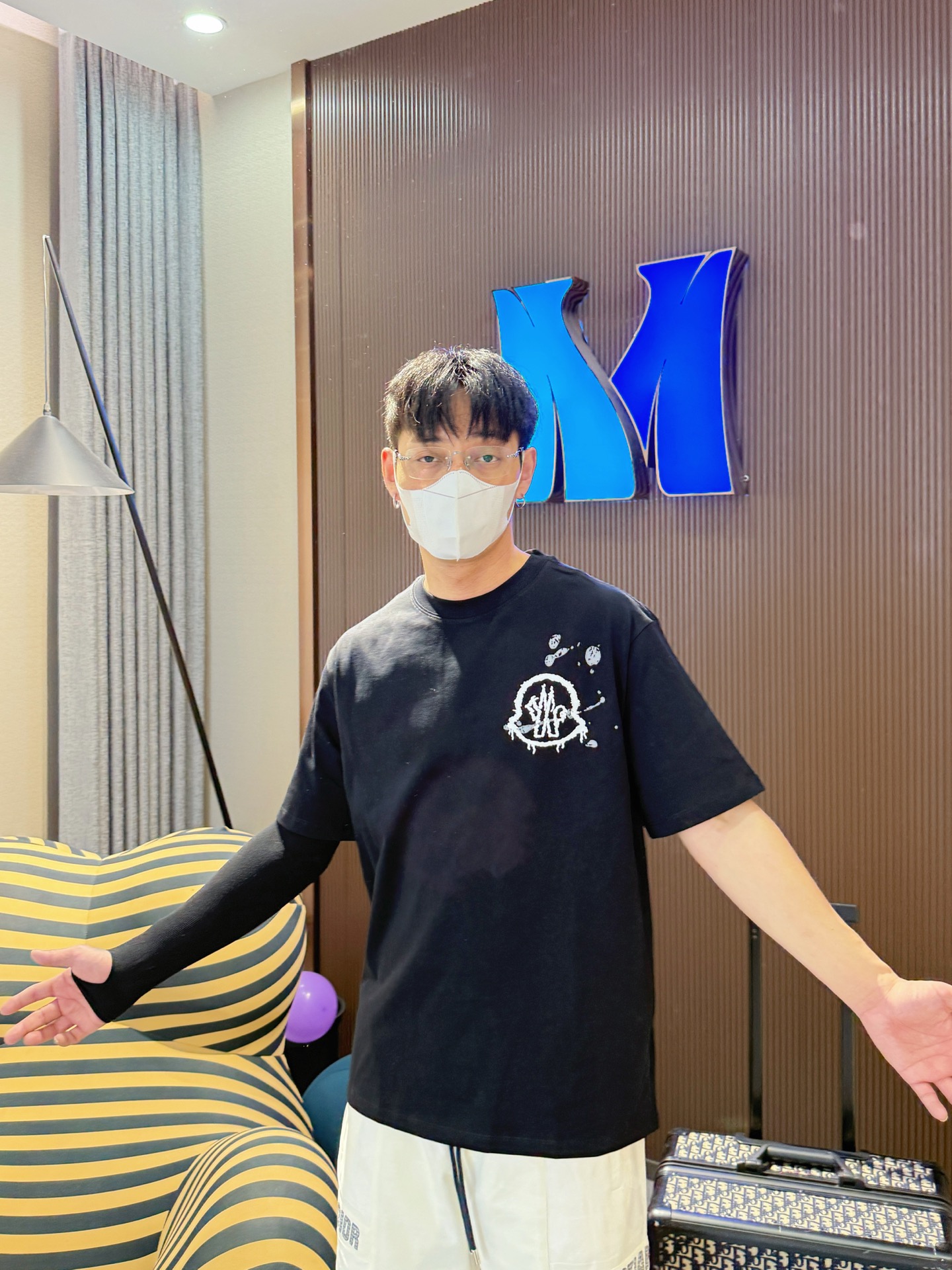 モンクレールtシャツ サイズ感スーパーコピー 柔らかい 綿100％ プリント トップス 短袖 ブラック_1