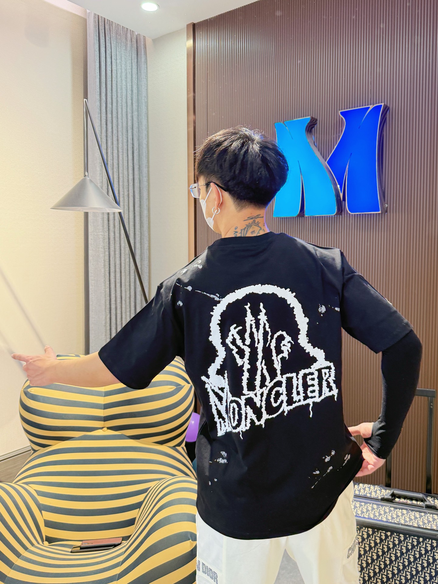 モンクレールtシャツ サイズ感スーパーコピー 柔らかい 綿100％ プリント トップス 短袖 ブラック_4