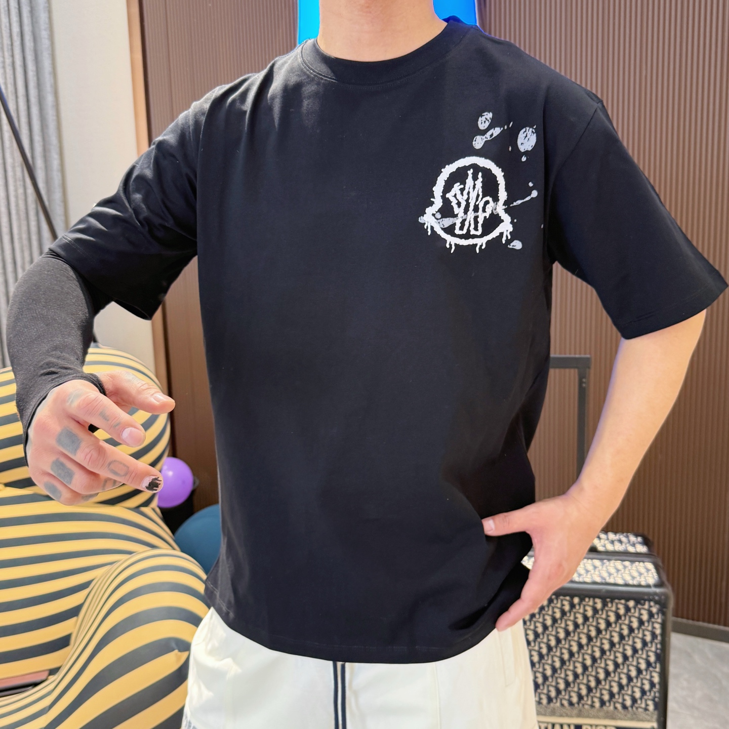 モンクレールtシャツ サイズ感スーパーコピー 柔らかい 綿100％ プリント トップス 短袖 ブラック_5