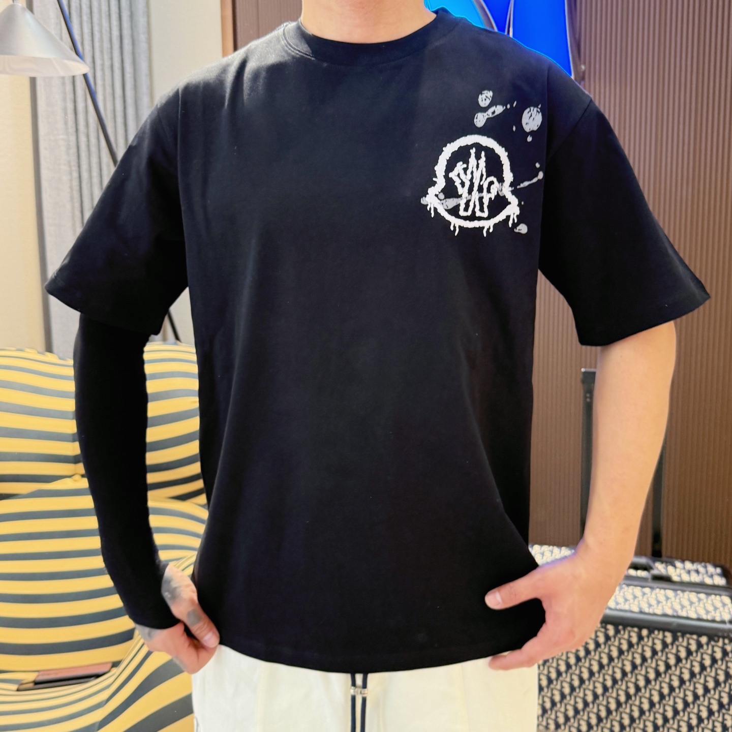 モンクレールtシャツ サイズ感スーパーコピー 柔らかい 綿100％ プリント トップス 短袖 ブラック_6