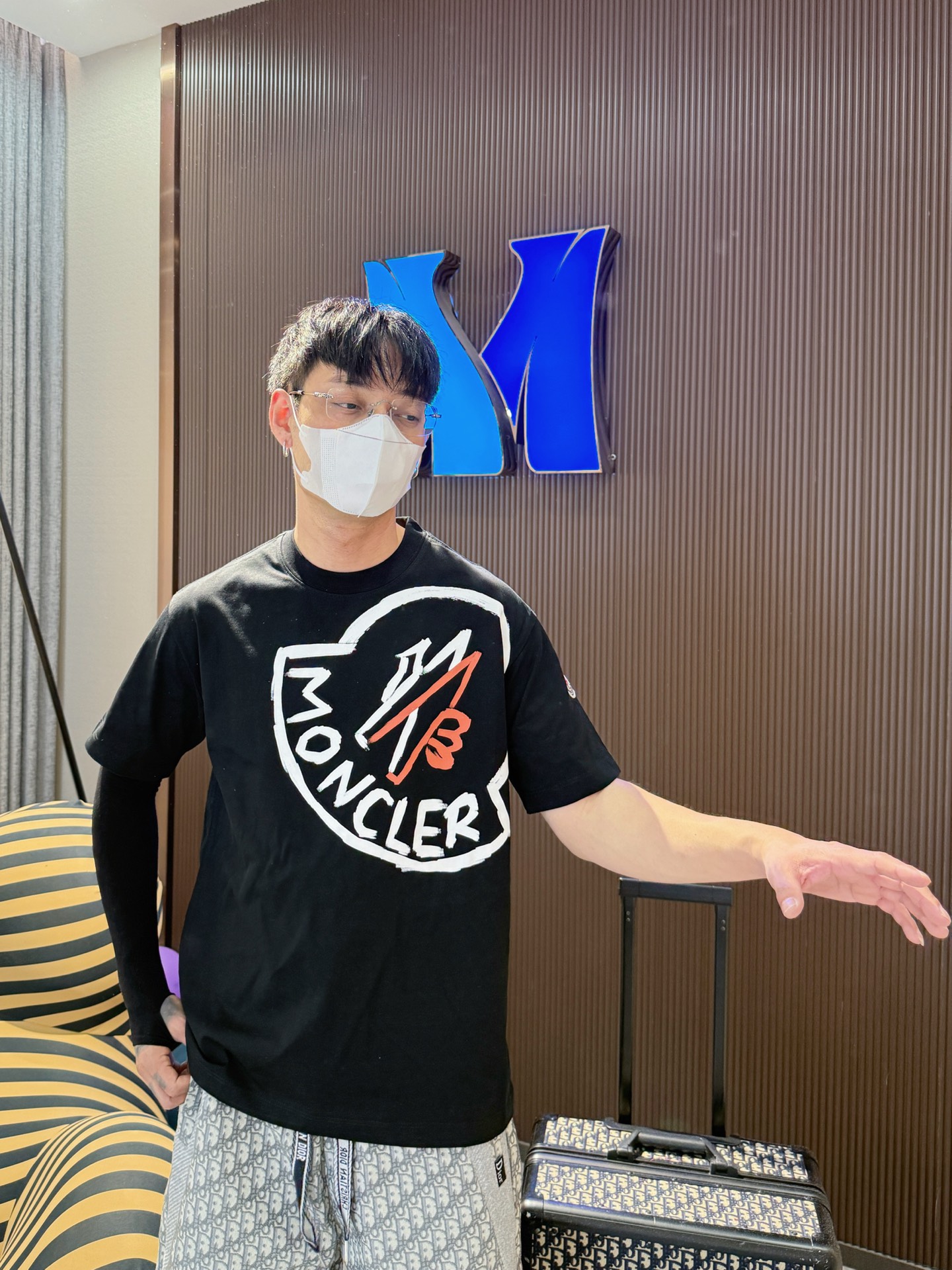触り心地が良い モンクレールのtシャツコピー なつ服 柔らかい 綿100％ プリント トップス 短袖 ブラック_3
