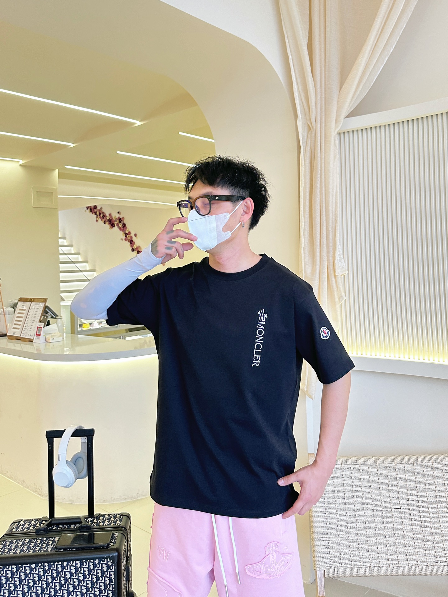 爆買いで大得価のモンクレールの服偽物 なつ服 綿100％ プリント トップス 短袖 ブラック_1