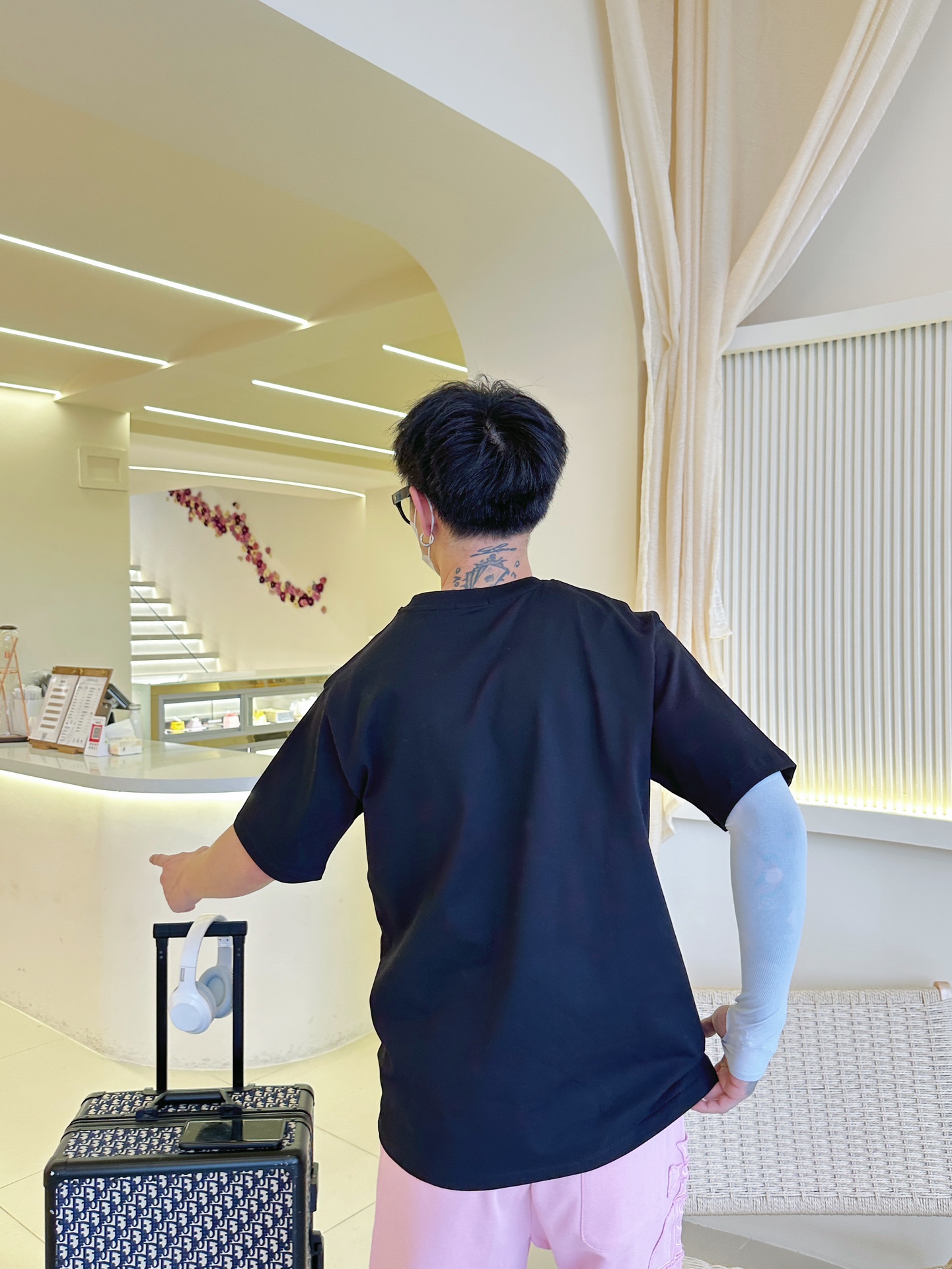 爆買いで大得価のモンクレールの服偽物 なつ服 綿100％ プリント トップス 短袖 ブラック_3