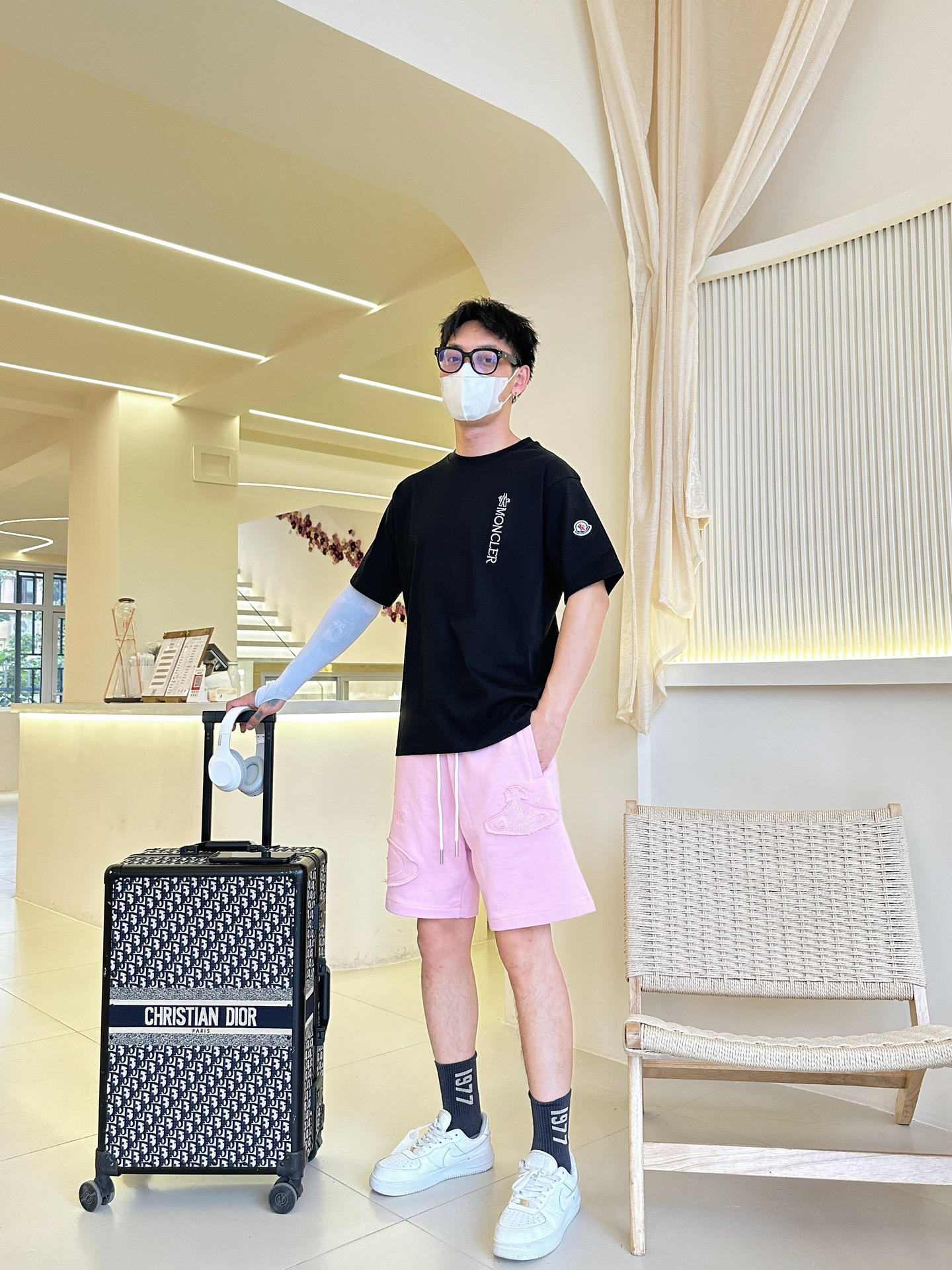 爆買いで大得価のモンクレールの服偽物 なつ服 綿100％ プリント トップス 短袖 ブラック_4