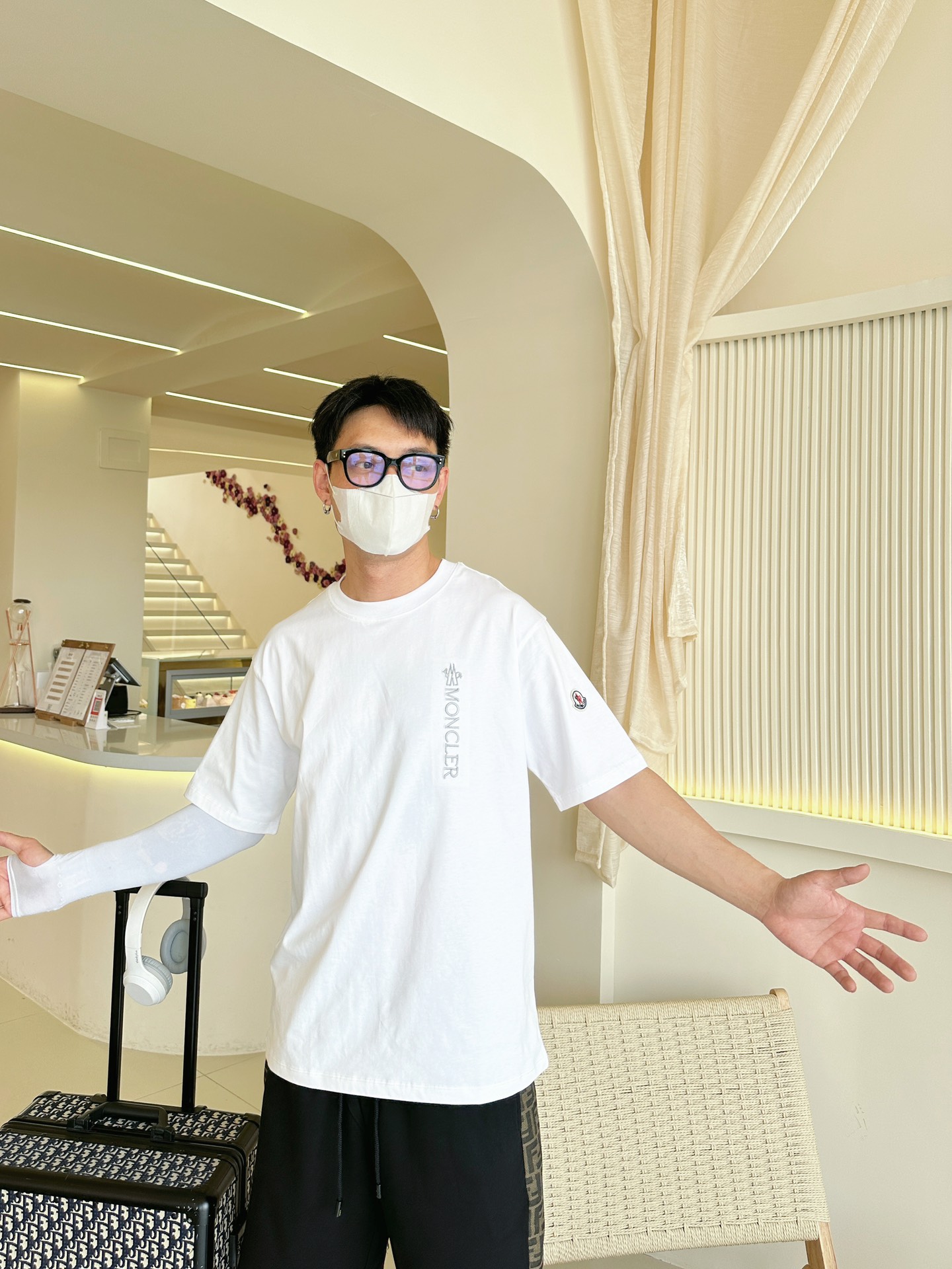 爆買いで大得価のモンクレール半袖tシャツコピー なつ服 綿100％ プリント トップス 短袖 ホワイト_3