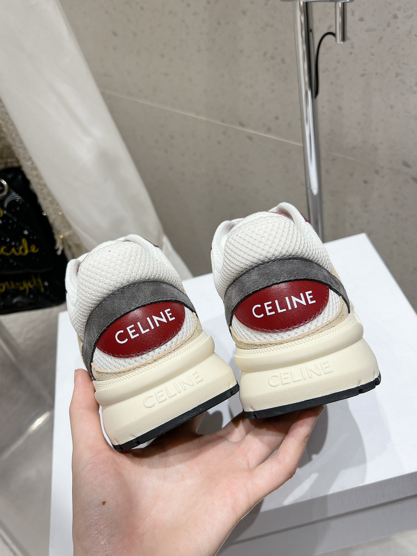 セリーヌ 厚底 スニーカー偽物 歩きやすい カジュアル シンプル 柔軟 シンプル カーキ色_3