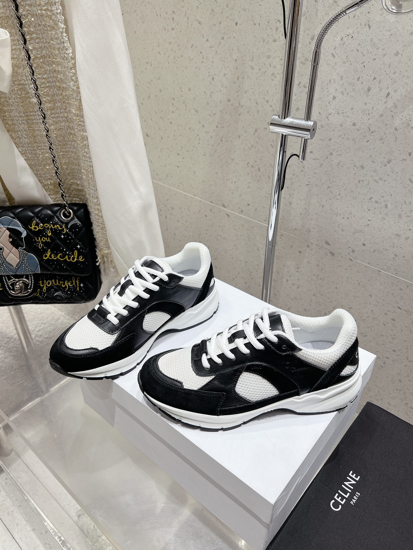超激得価格セリーヌ スニーカー 厚底スーパーコピー 歩きやすい カジュアル シンプル 柔軟 シンプル ブラック_1