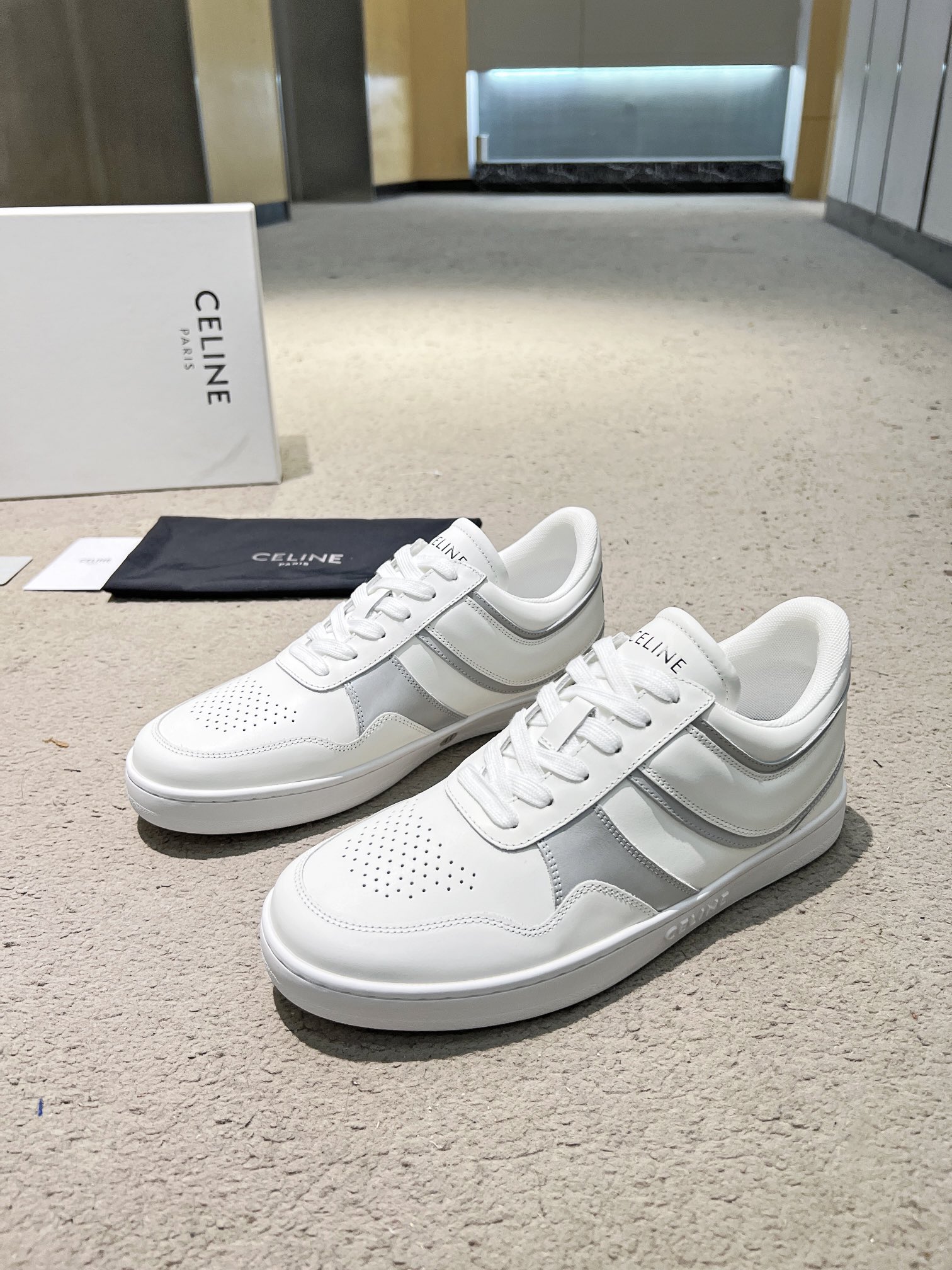 celine スニーカー レディース偽物 柔軟 本革 ランニング カジュアル シンプル ホワイト_1