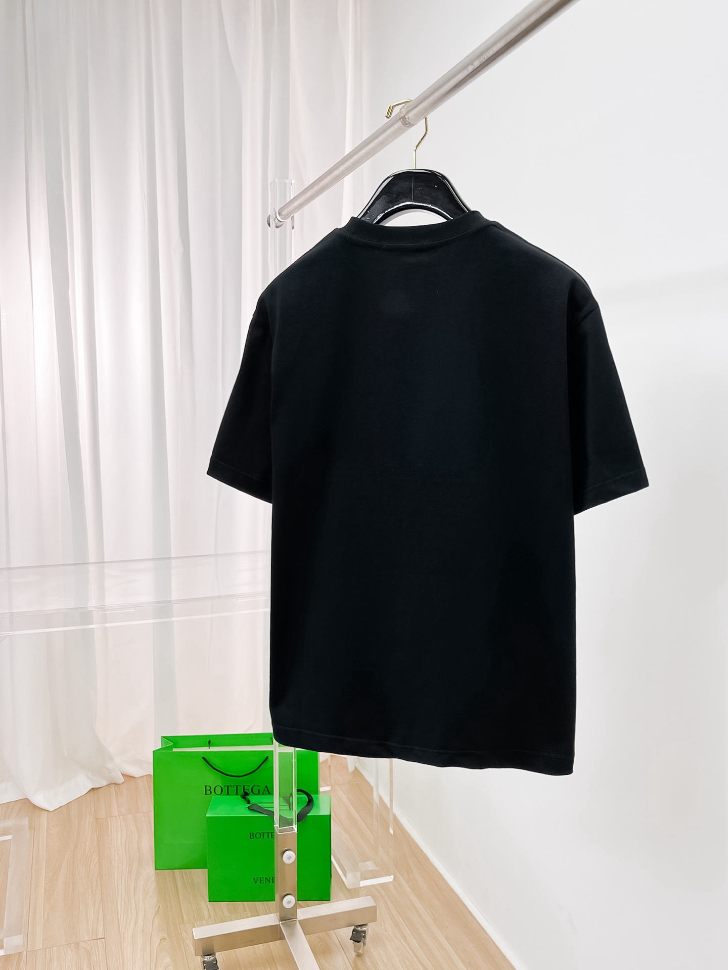 平野紫耀 ロエベtシャツスーパーコピー 半袖 トップス 純綿 シンプル ロゴプリント ブラック_2