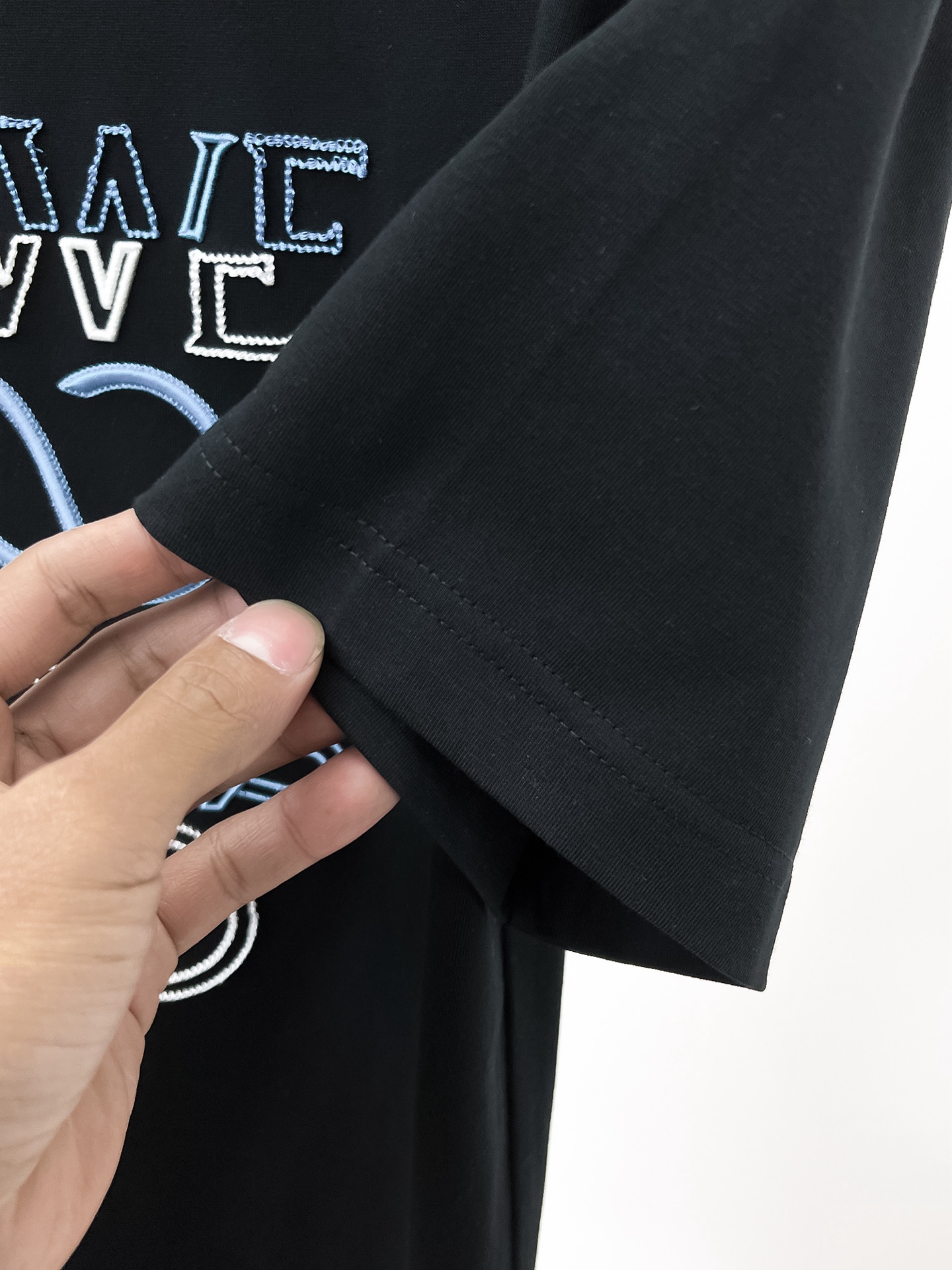 平野紫耀 ロエベtシャツスーパーコピー 半袖 トップス 純綿 シンプル ロゴプリント ブラック_4
