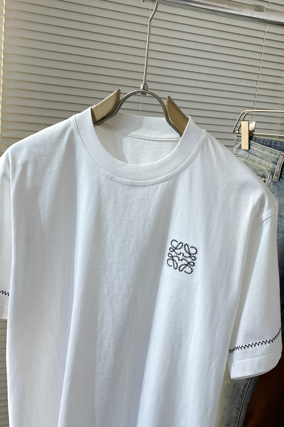 お洒落！ロエベtシャツ 安いコピー シンプル 半袖 トップス 純綿 シンプル プリント 2色可選_3