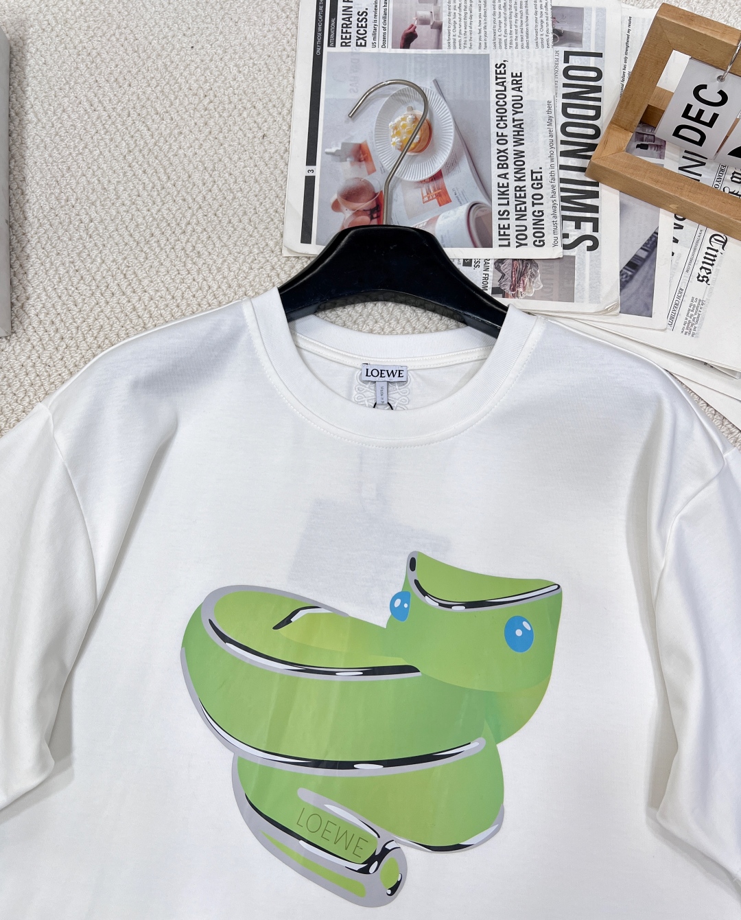 目を引く存在感 ロエベ tシャツ 値段偽物 シンプル 半袖 トップス 純綿 ロゴ刺繍 柔らかい ホワイト_4