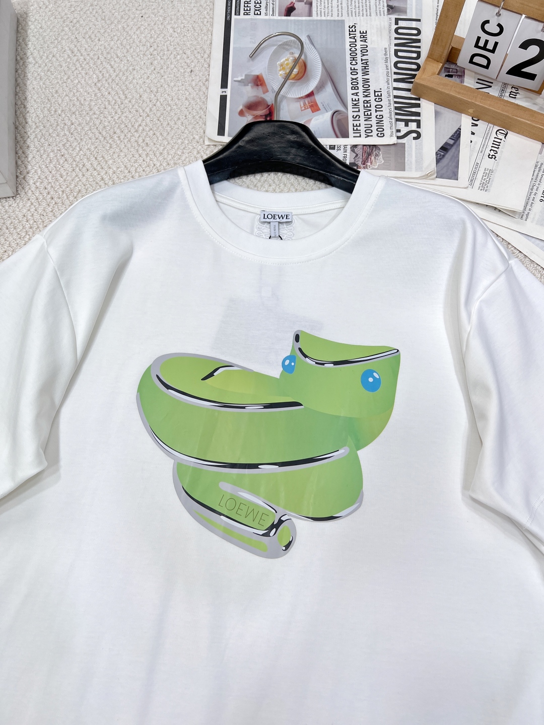 目を引く存在感 ロエベ tシャツ 値段偽物 シンプル 半袖 トップス 純綿 ロゴ刺繍 柔らかい ホワイト_5