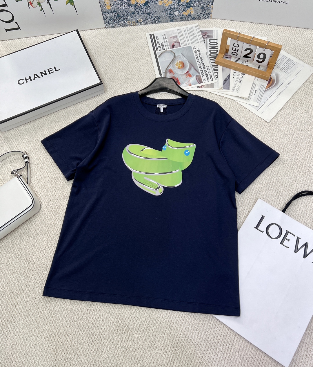 目を引く存在感 ロエベ tシャツ buymaコピー シンプル 半袖 トップス 純綿 ロゴ刺繍 柔らかい ブルー_1