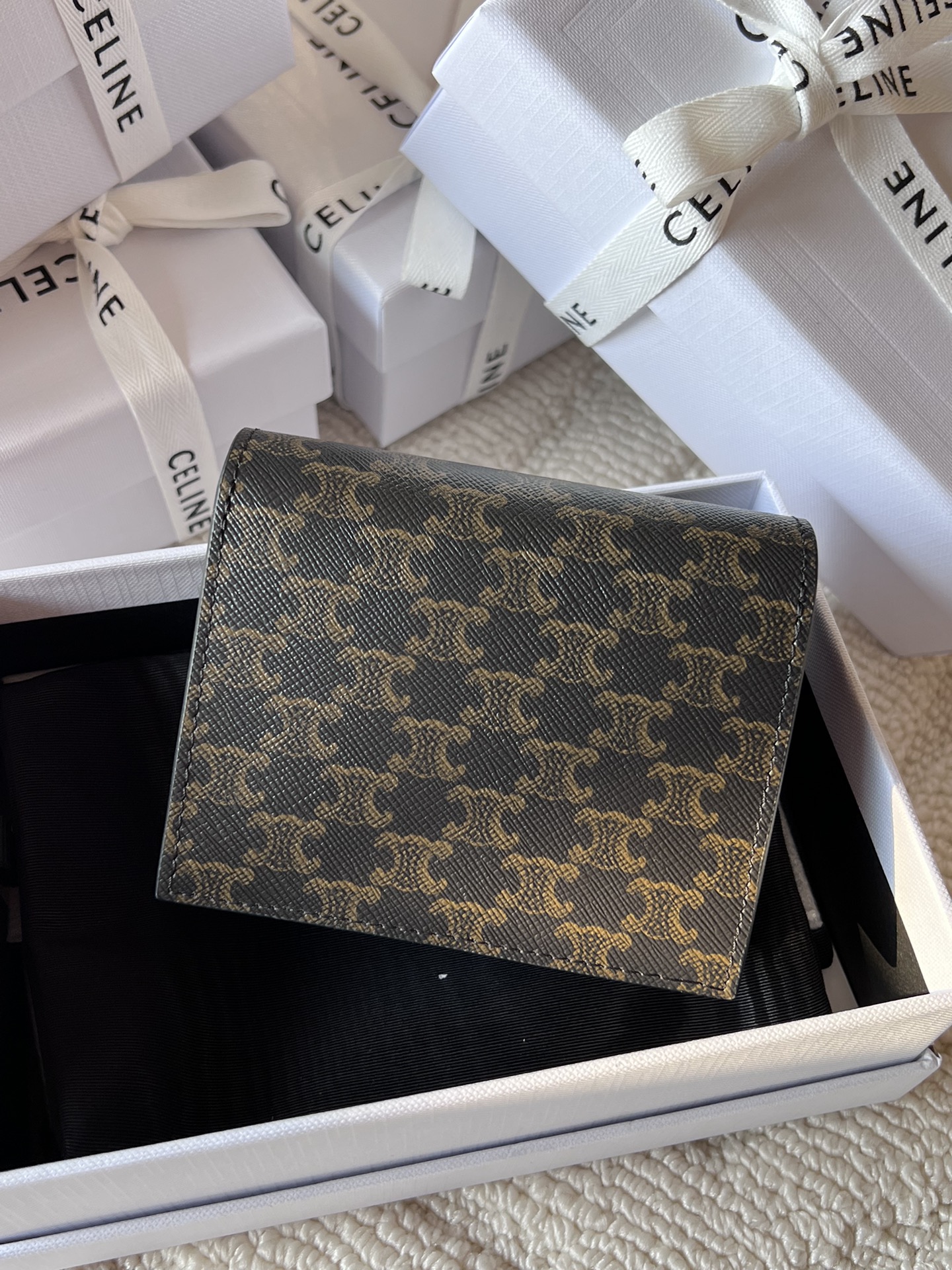 celine コイン ケース偽物 本革 レザー 10E242 名刺入れ 花柄 ブラック_3