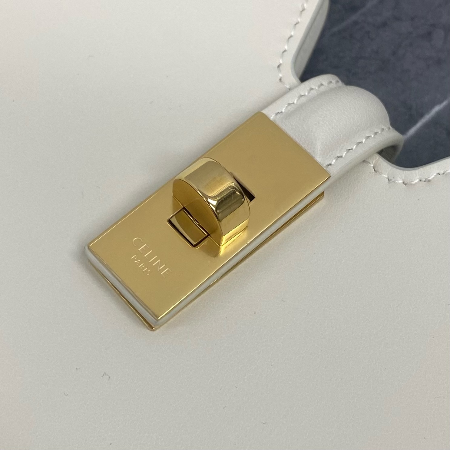 セリーヌ キャンセル偽物 ファッション 牛革 レザー 斜め掛け ハンドバッグ 120693 ホワイト_4
