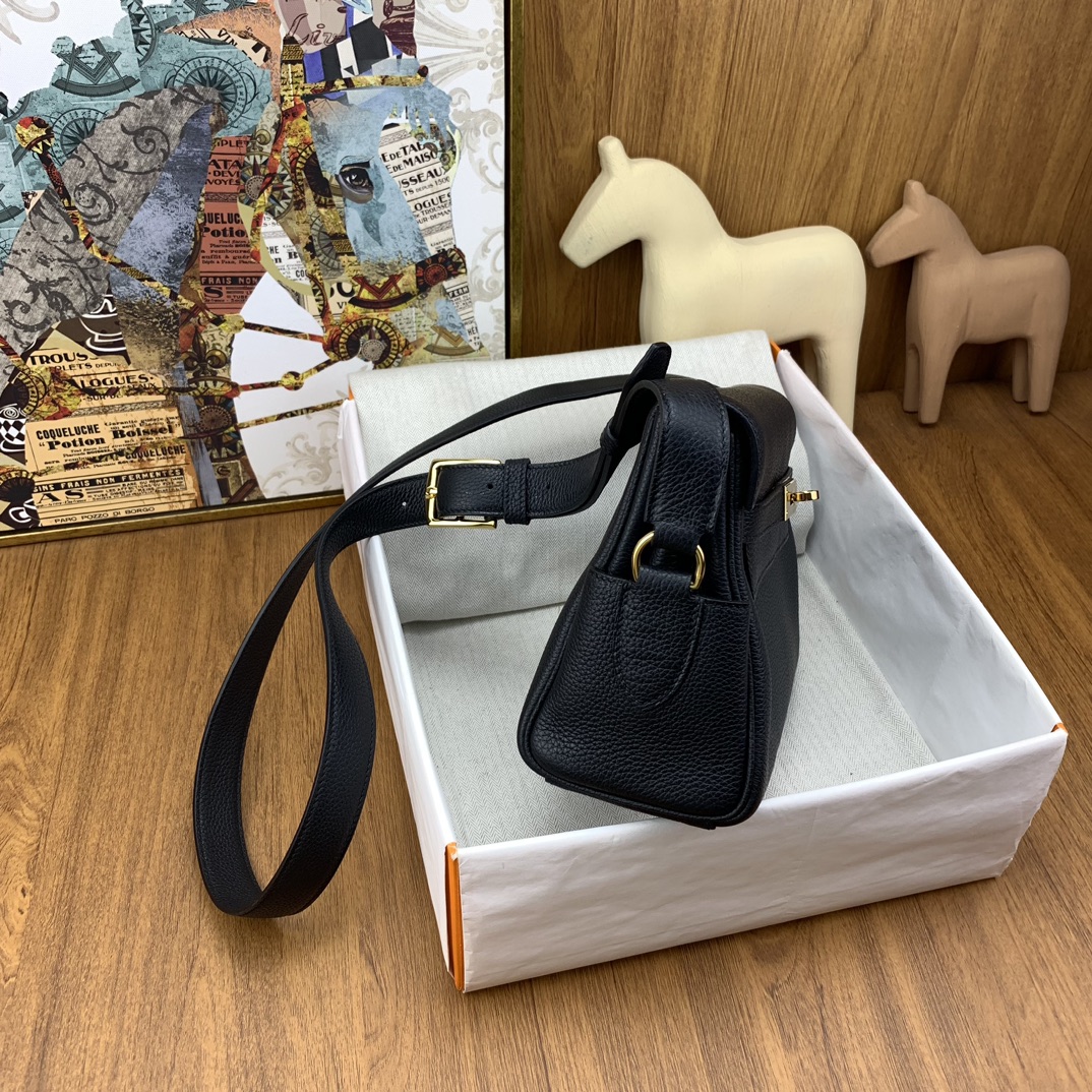 エルメスバッグチャームスーパーコピー 本革 ハンサム 斜め掛けバッグ レザー 男女兼用 紳士 ブラック_6
