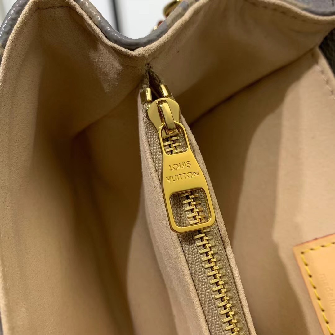 ルイヴィトンバッグ お手入れ偽物 斜め掛けバッグ レザー 本革 M12429 グレー_7