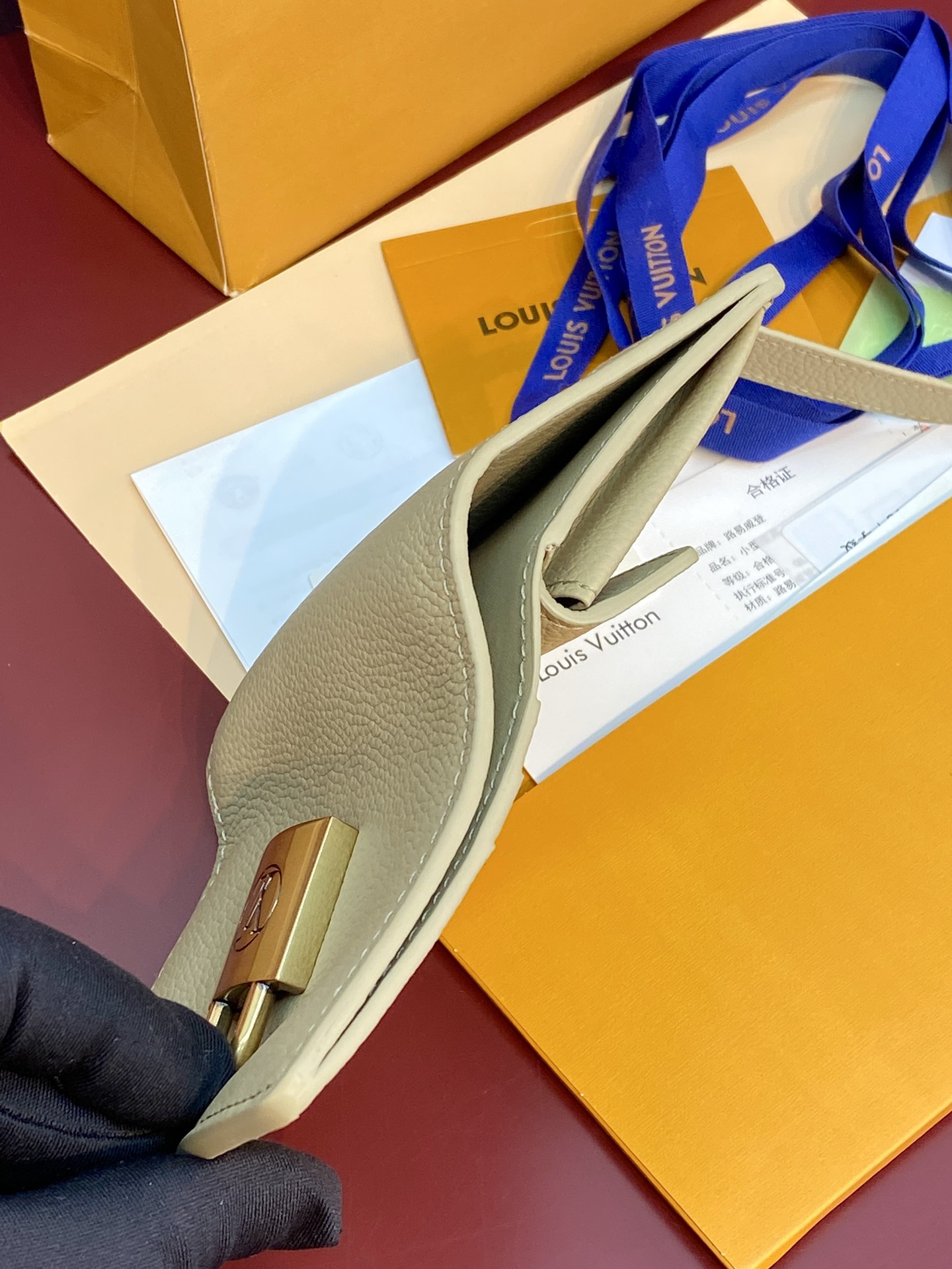 高級感溢れる ルイヴィトン財布 折りたたみコピー レザー 本革 シンプル M12408 ベージュ色_7