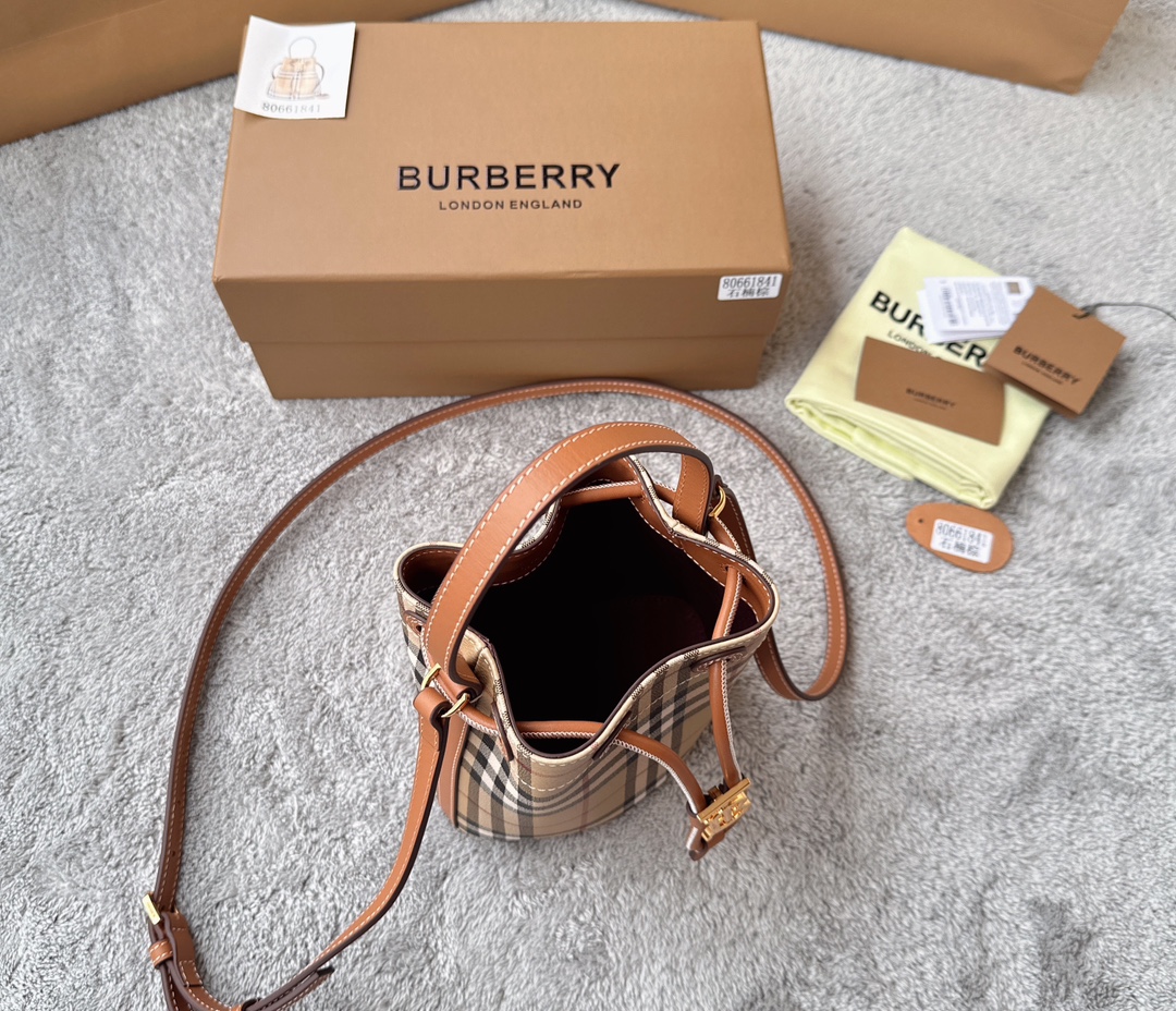 魅力的なburberry バッグスーパーコピー ハンドバッグ 斜め掛け レザー 革 ブラウン_2