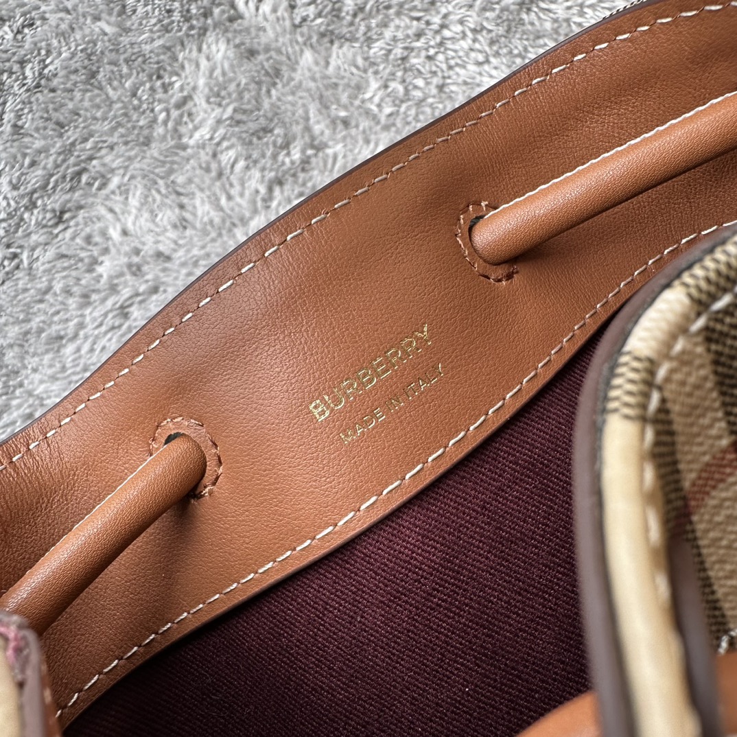 魅力的なburberry バッグスーパーコピー ハンドバッグ 斜め掛け レザー 革 ブラウン_4