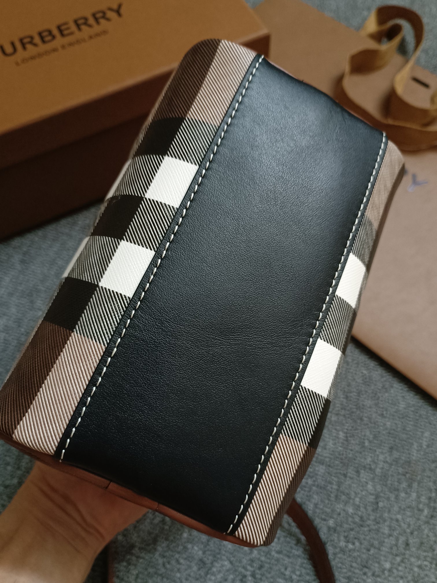 お得品‼バーバリー ビジネス バッグコピー ハンドバッグ 斜め掛けバッグ 本革 レザー ブラウン_6