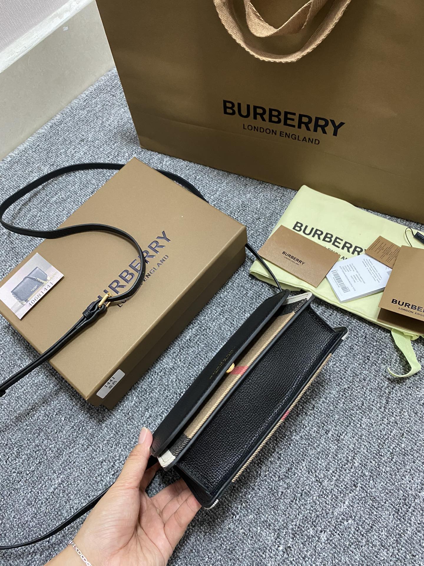 高品質なミニ バーバリー トート偽物 シンプル 柔軟 斜め掛けバッグ 本革 レザー ブラウン_7