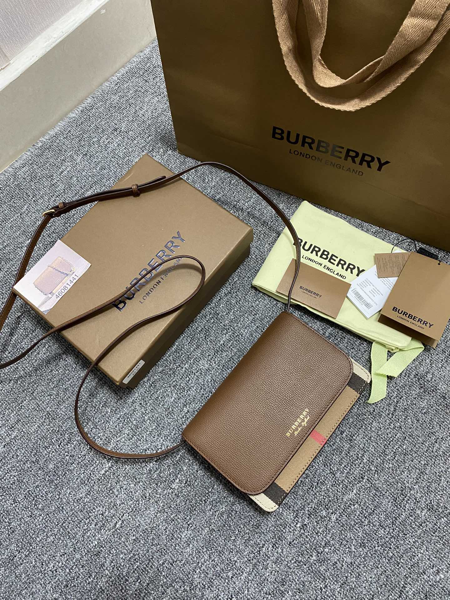 高品質なバーバリー バッグ レディースＮ級品 シンプル 柔軟 斜め掛けバッグ 本革 レザー ブラウン_1