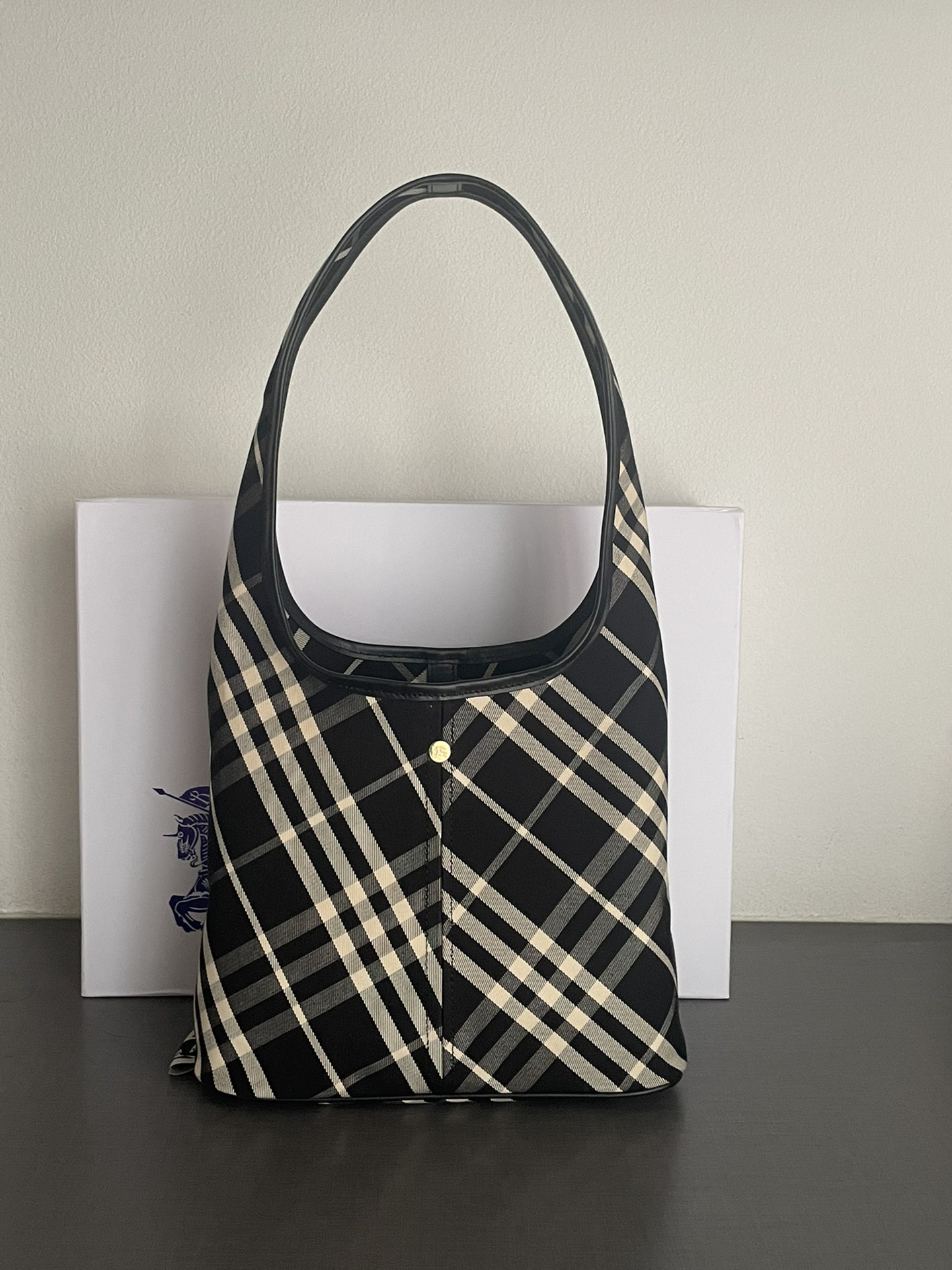 burberry ショルダー バッグ レディコピー 柔軟 カジュアル ハンドバッグ 本革 レザー 縞 ブラック_1