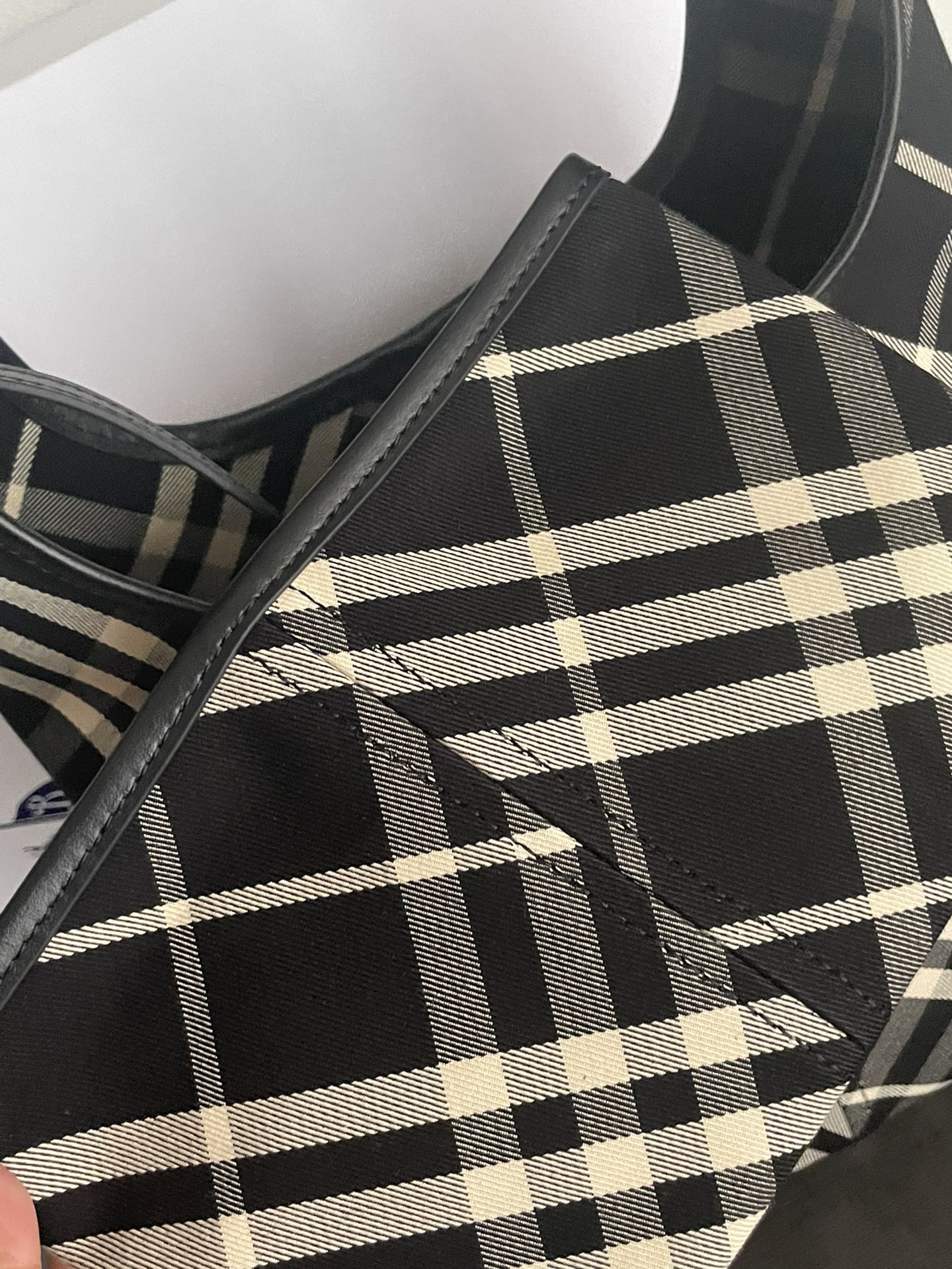 burberry ショルダー バッグ レディコピー 柔軟 カジュアル ハンドバッグ 本革 レザー 縞 ブラック_3