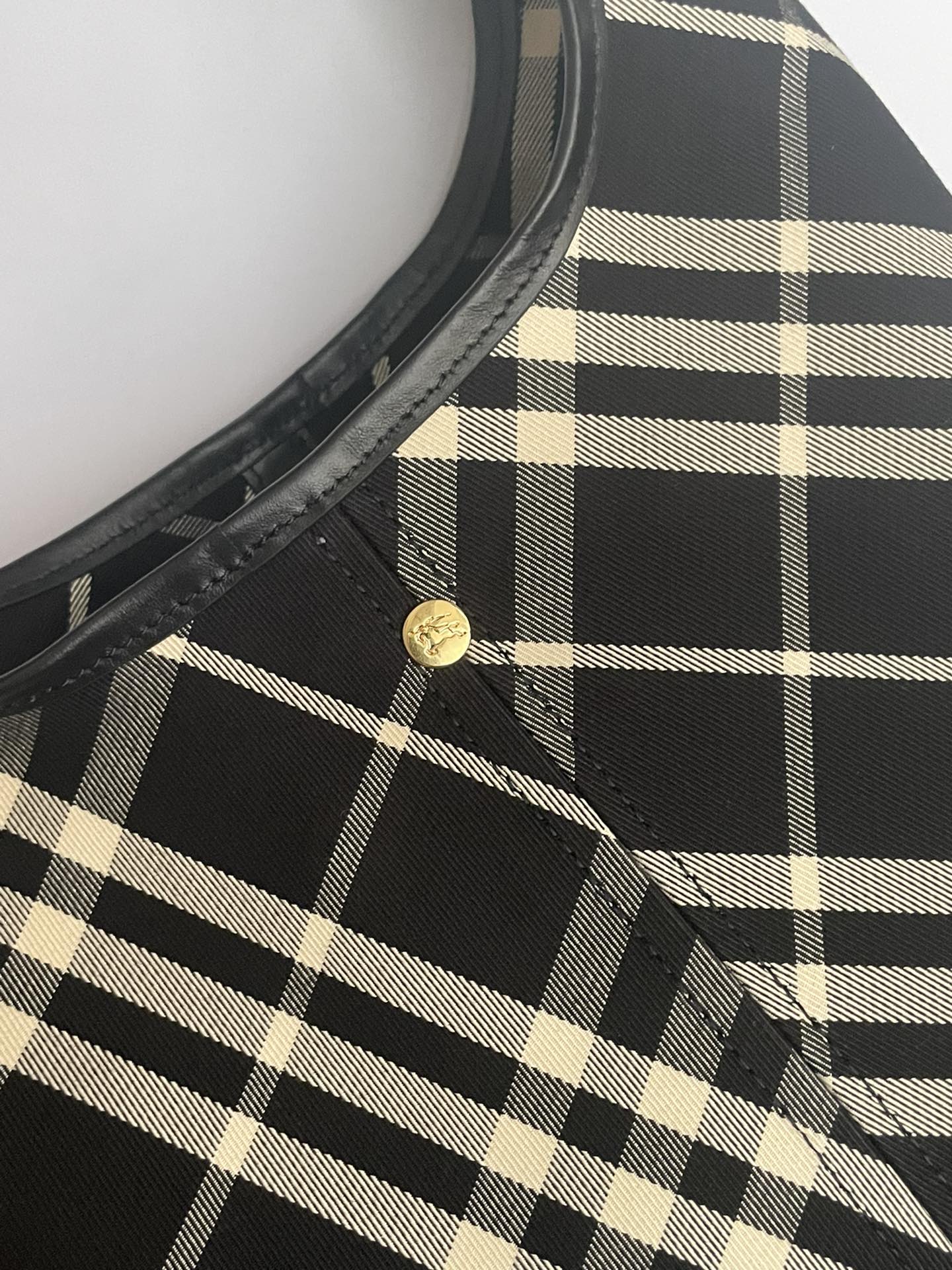 burberry ショルダー バッグ レディコピー 柔軟 カジュアル ハンドバッグ 本革 レザー 縞 ブラック_7