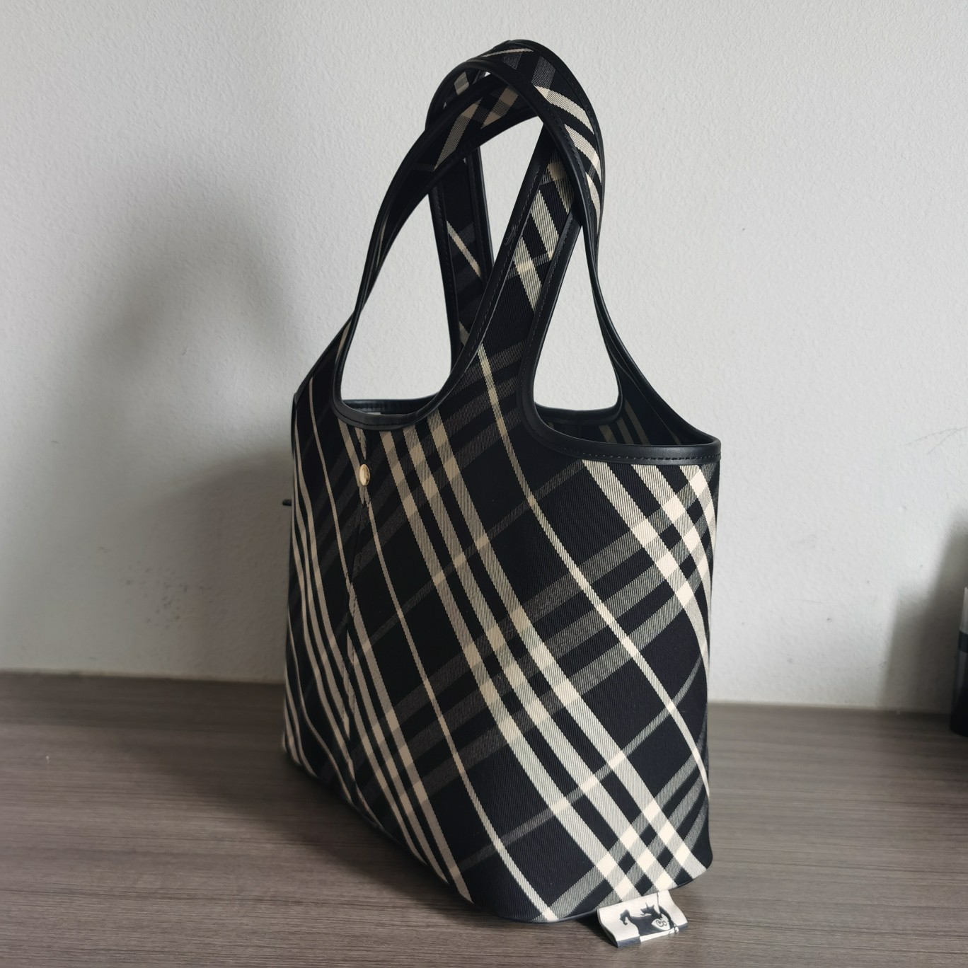 burberry カバンスーパーコピー 柔軟 カジュアル ハンドバッグ 本革 レザー 縞 ブラック_3
