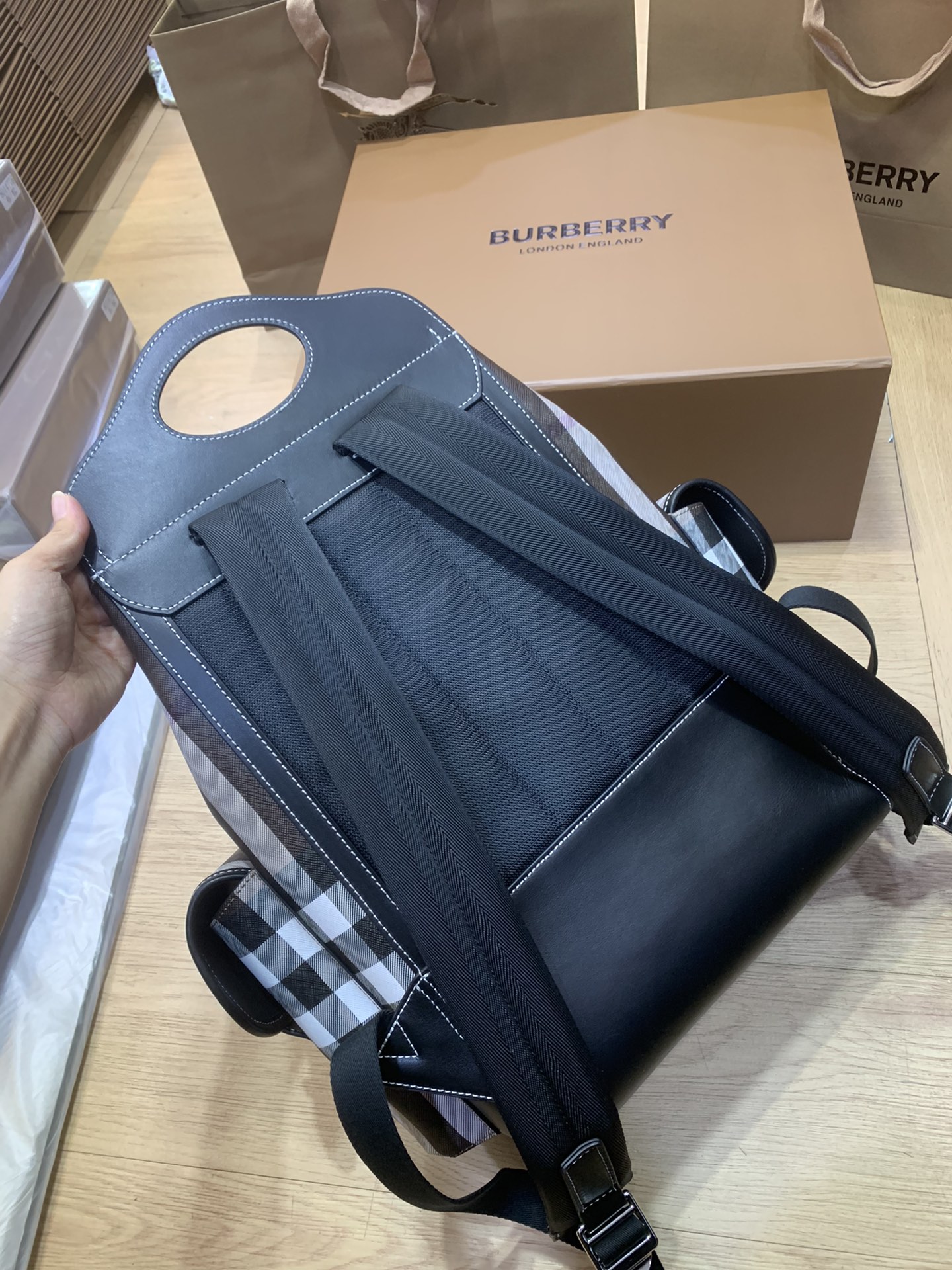 バーバリー バッグ 人気コピー 旅行バッグ カジュアル バックバッグ 本革 レザー 大容量 ブラック_7